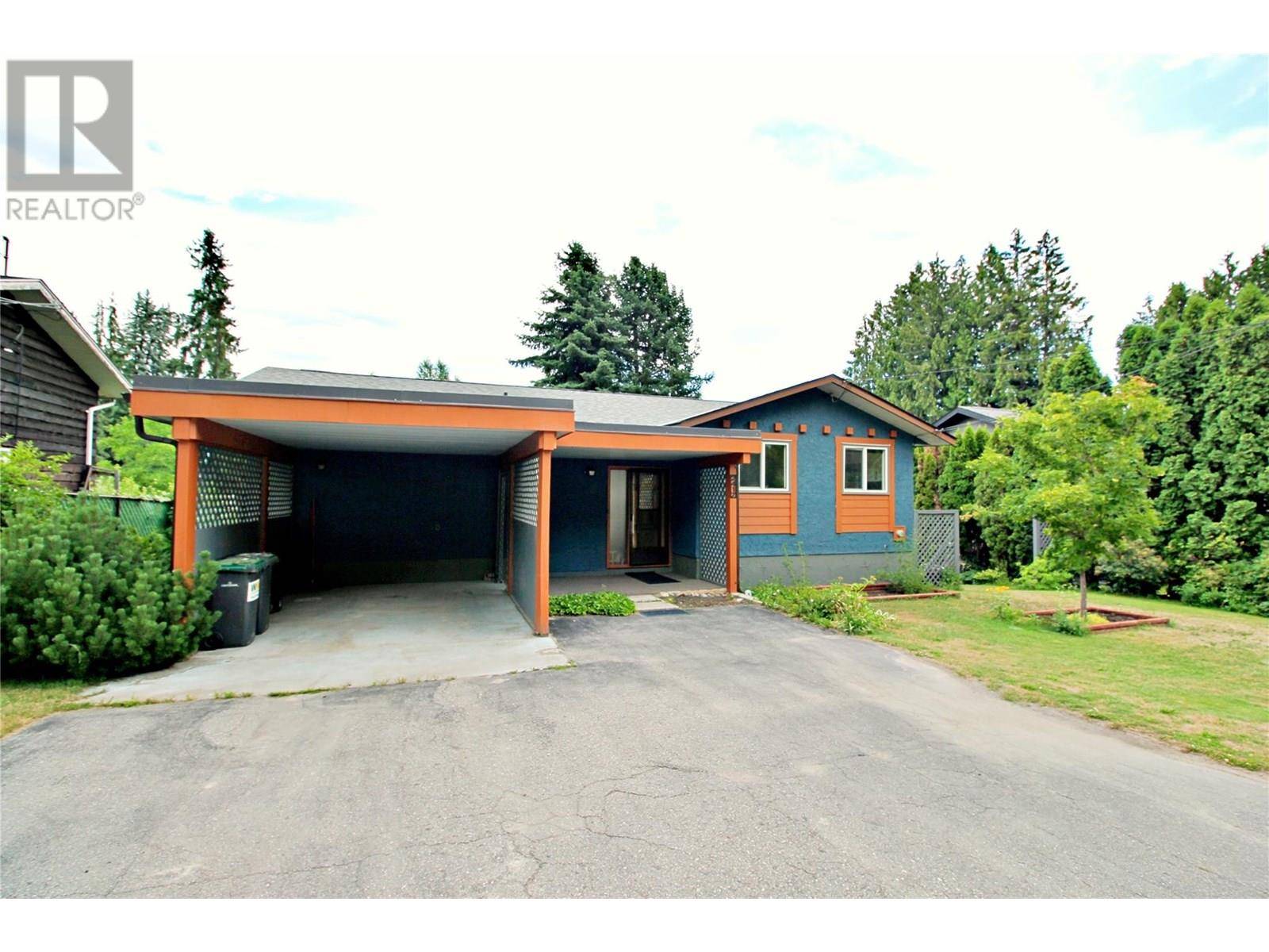 Castlegar, BC V1N3B1,2417 11th Avenue