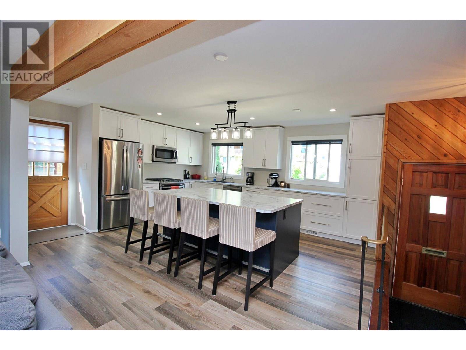 Castlegar, BC V1N3B1,2417 11th Avenue