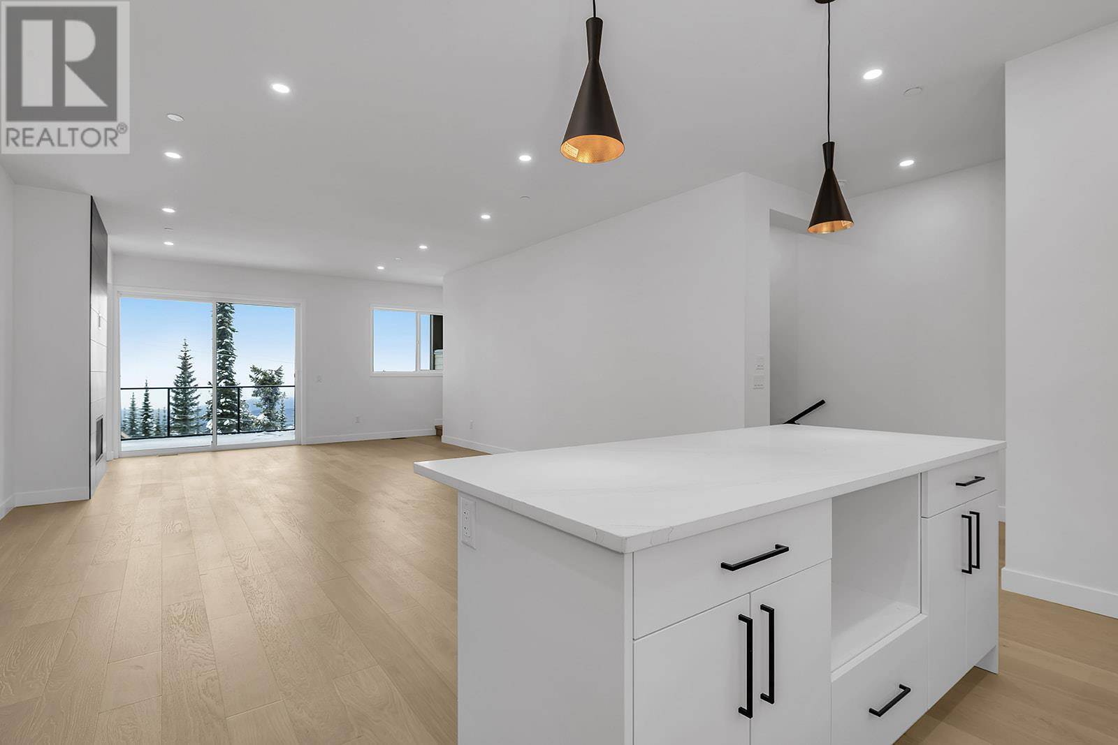 Kelowna, BC V1W1G8,4495 Walker RD #3