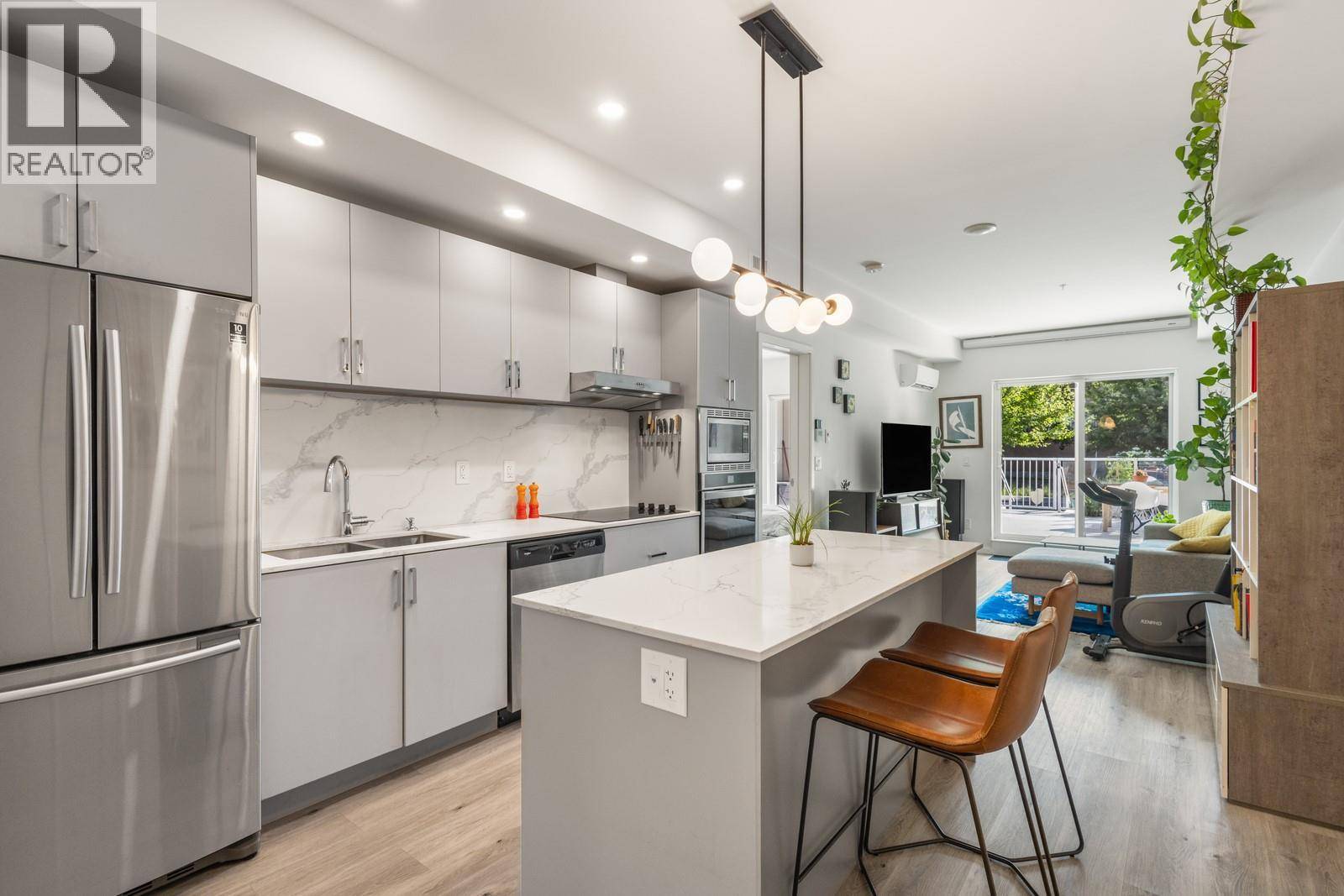 Kelowna, BC V1Y2Y7,880 Saucier AVE #108