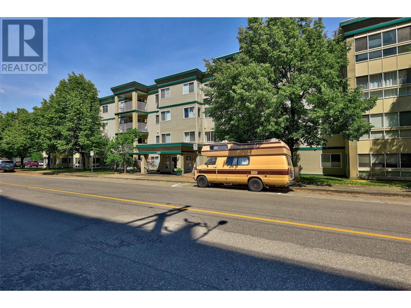 Kamloops, BC V2C2L6,360 Battle ST #204