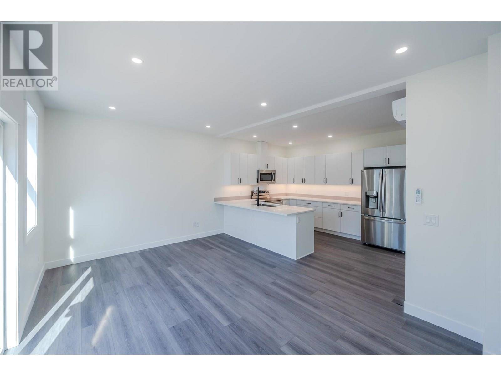 Summerland, BC V0H1Z2,11612 Victoria RD South #102