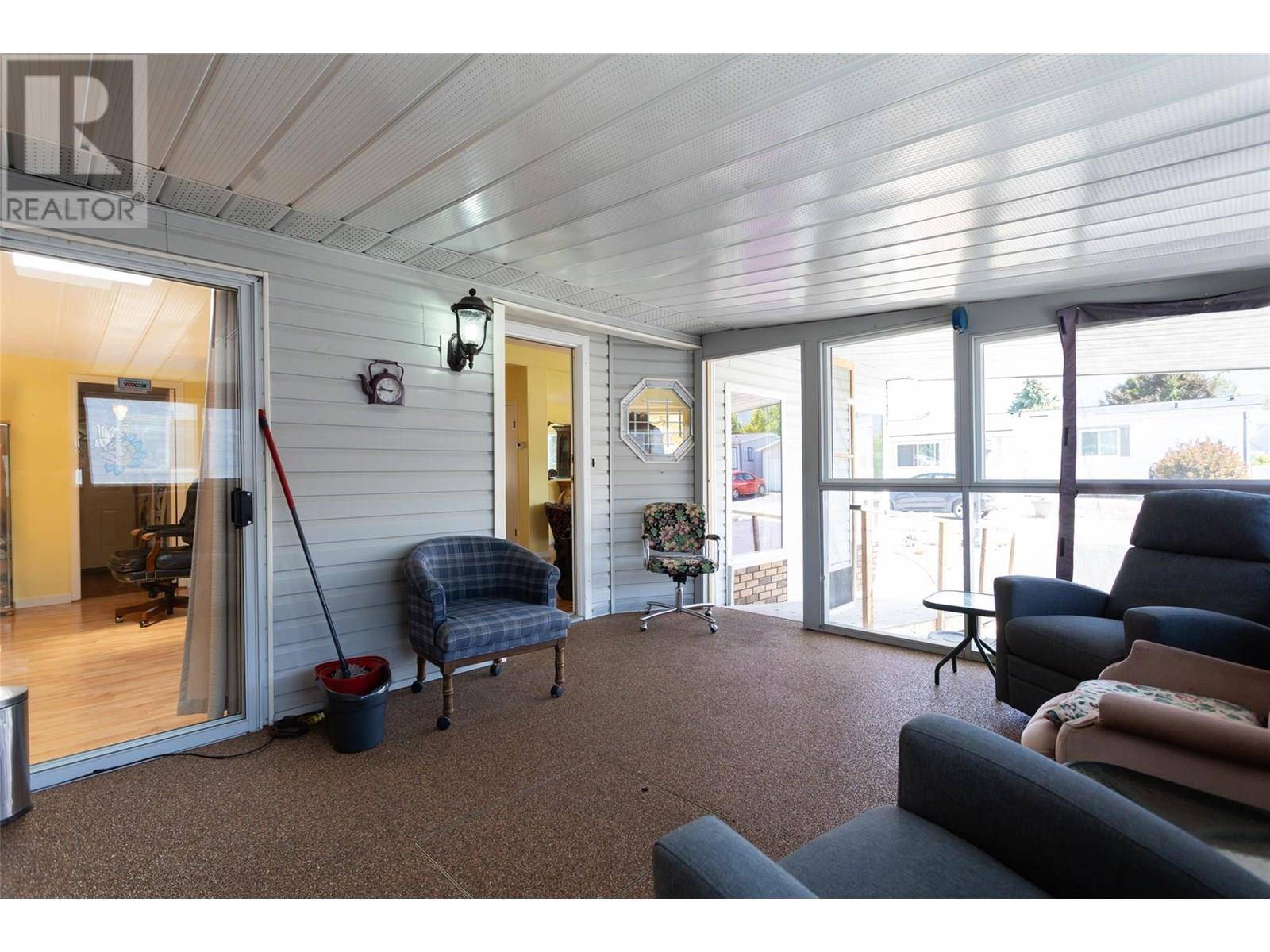 Kelowna, BC V4V1S1,720 Commonwealth RD #191