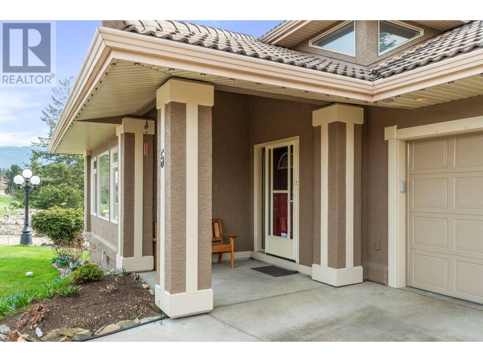 Blind Bay, BC V0E1H1,2550 Golf Course DR #5