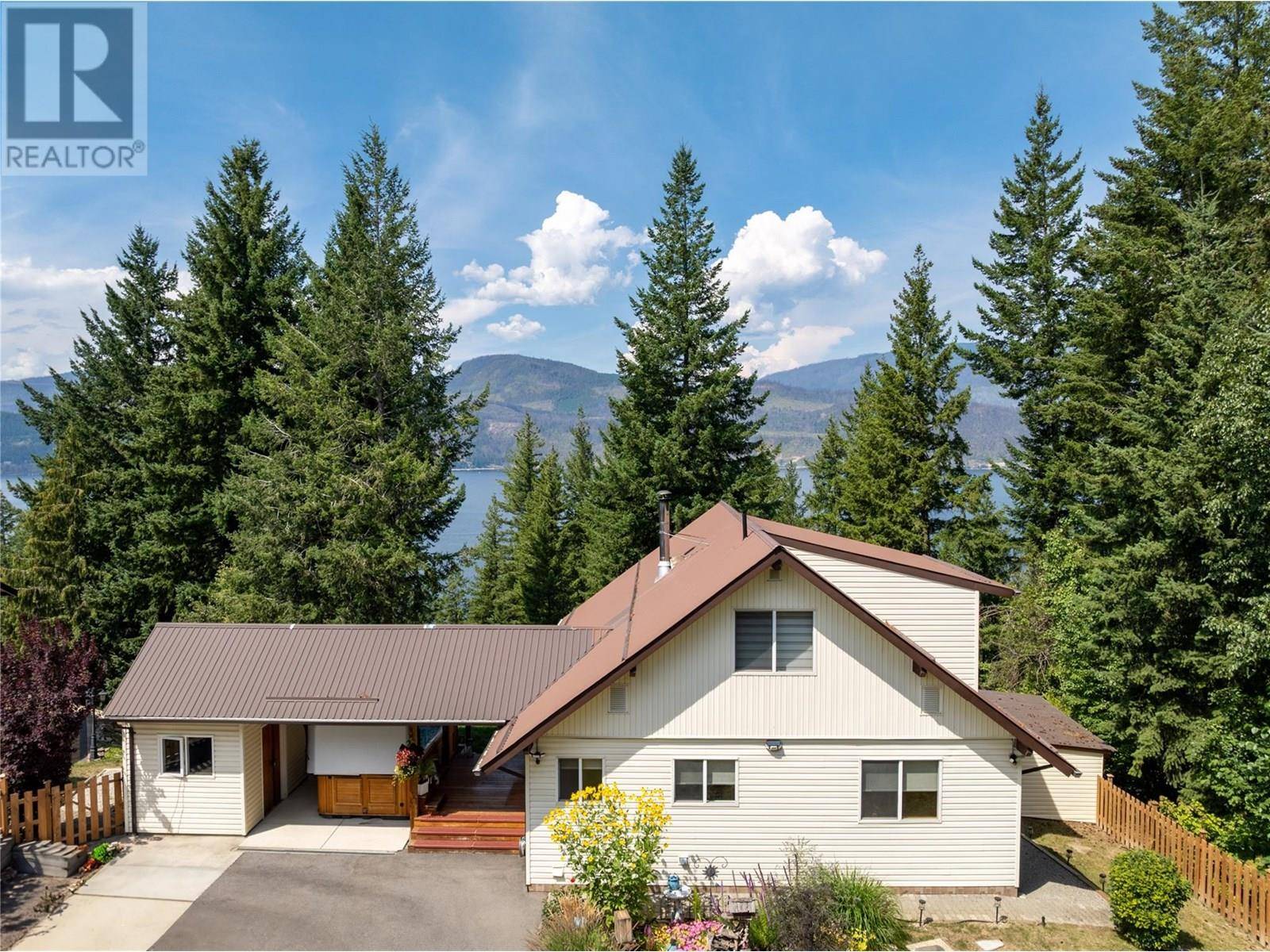 Blind Bay, BC V0E1H1,2579 Duncan Road
