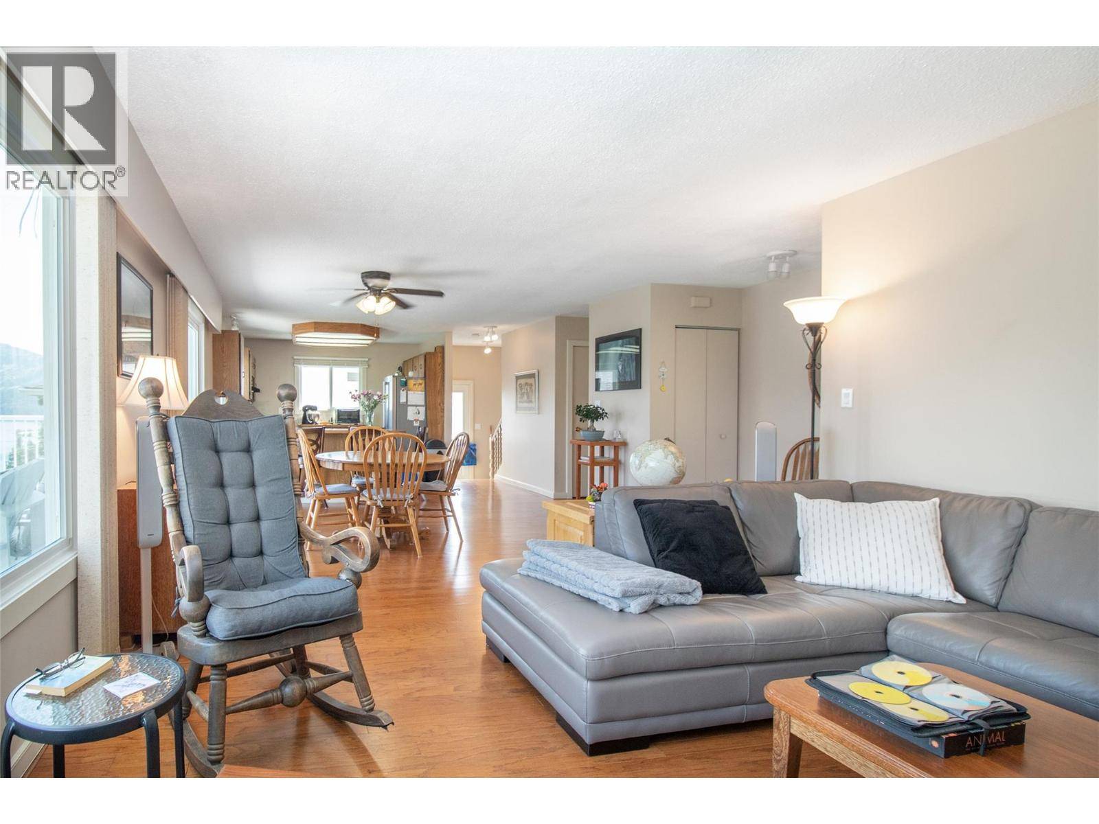 Peachland, BC V0H1X0,6335 Topham Place