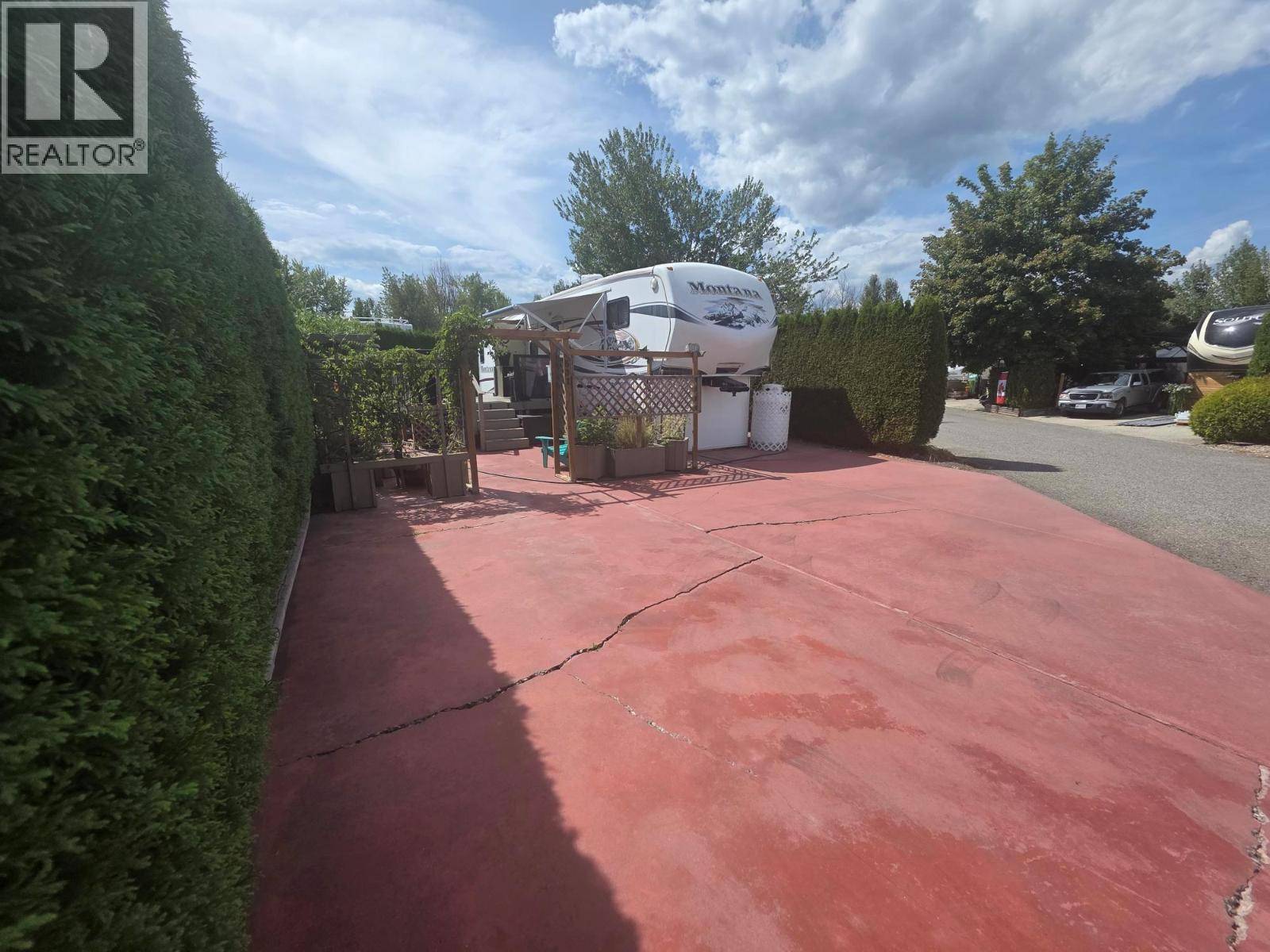 Kelowna, BC V4V1P4,415 Commonwealth RD #531