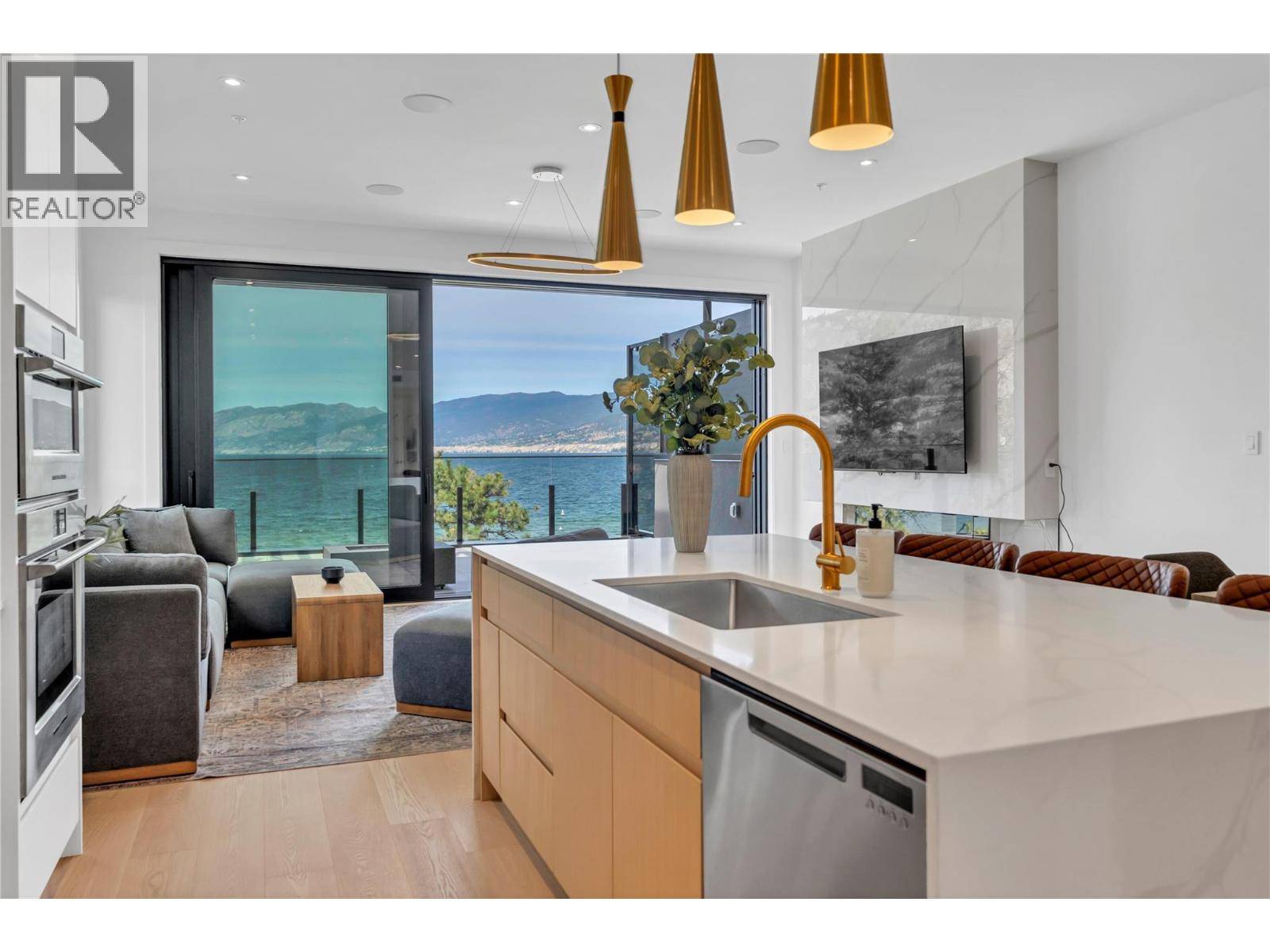 Penticton, BC V2A1B9,602 Lakeshore DR #402