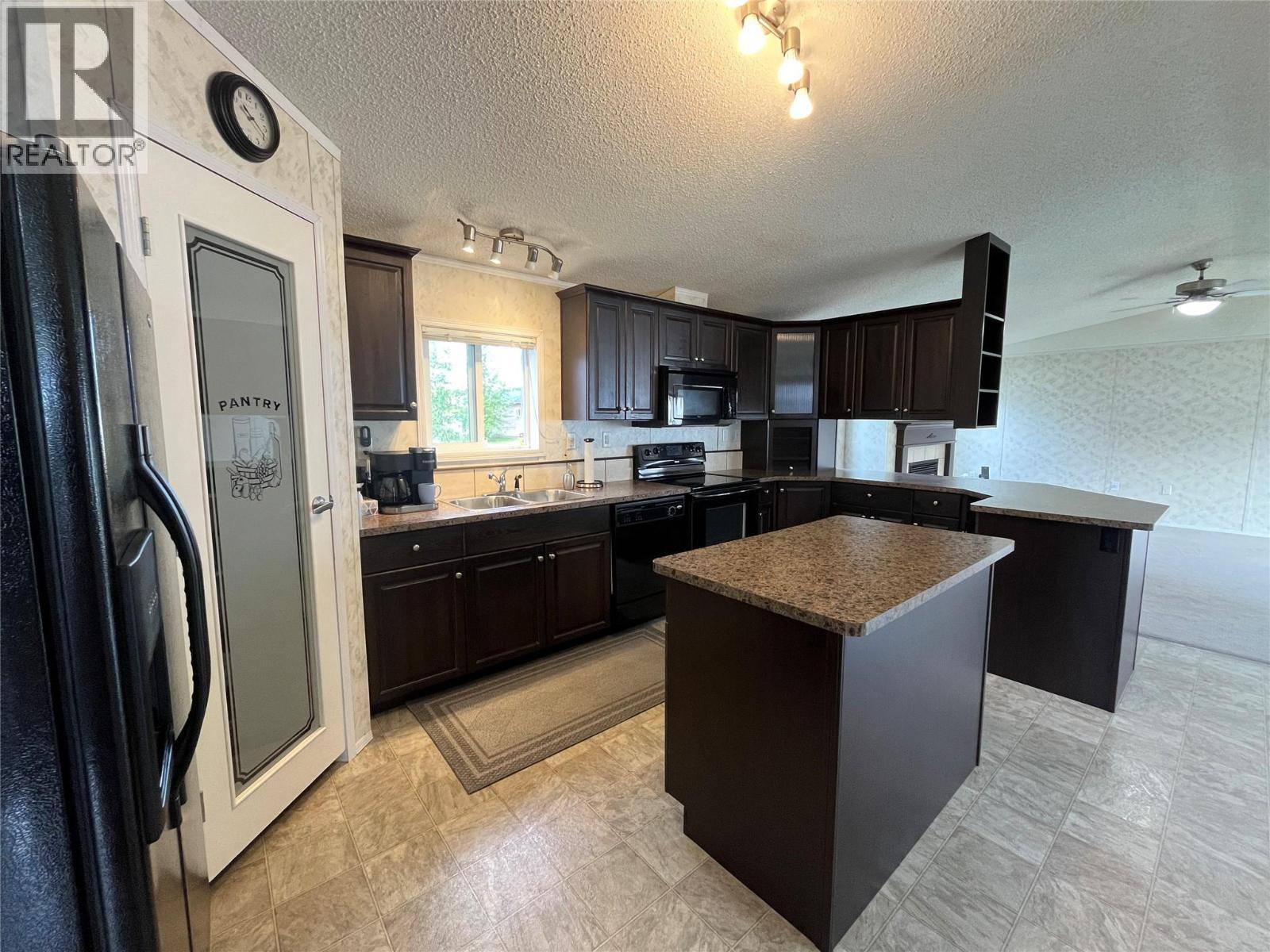 Tumbler Ridge, BC V0C2W0,136 Rockcliffe Place