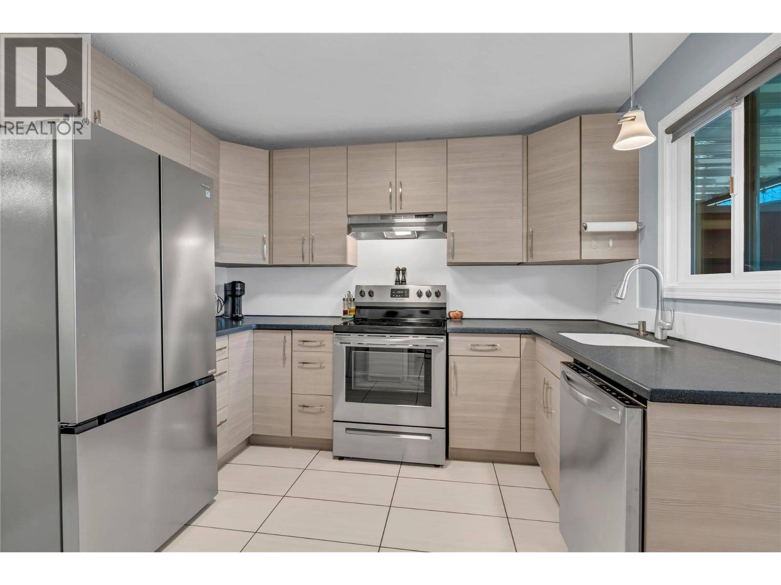 Summerland, BC V0H1Z0,13707 Dickson AVE #3