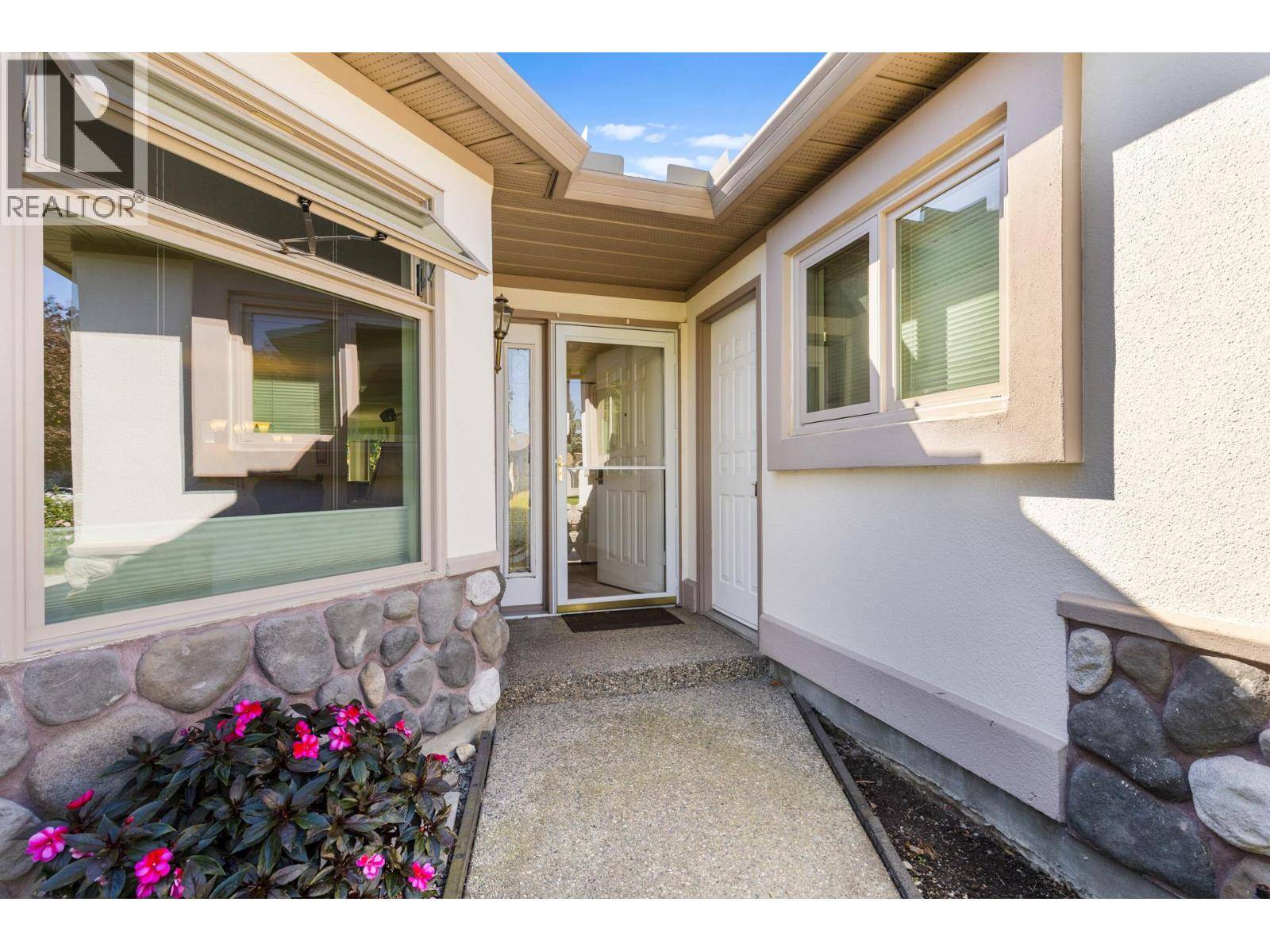 Kelowna, BC V1Y9H7,1201 Cameron AVE #112