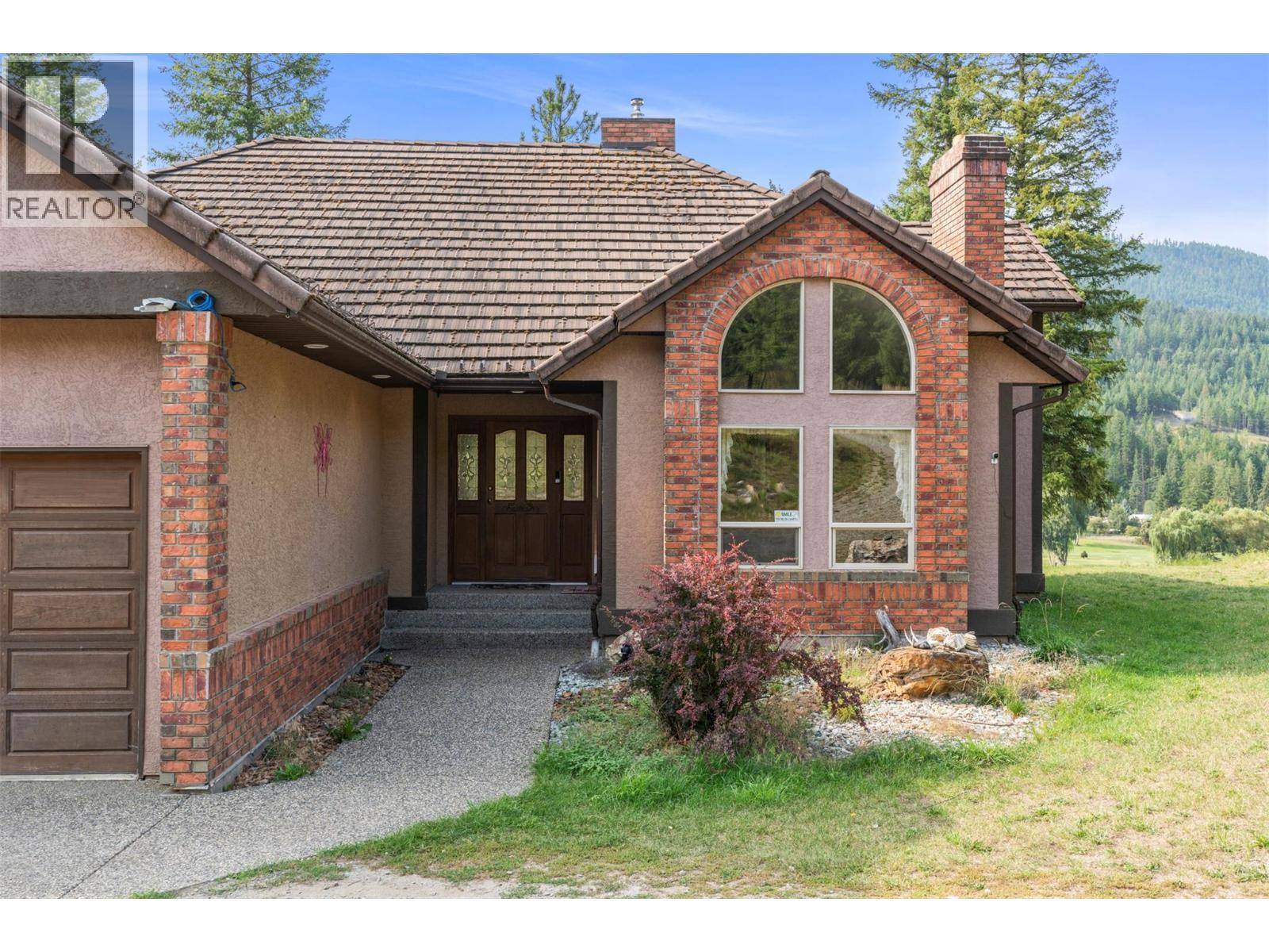 Lumby, BC V0E2G6,995 Shuswap River Drive