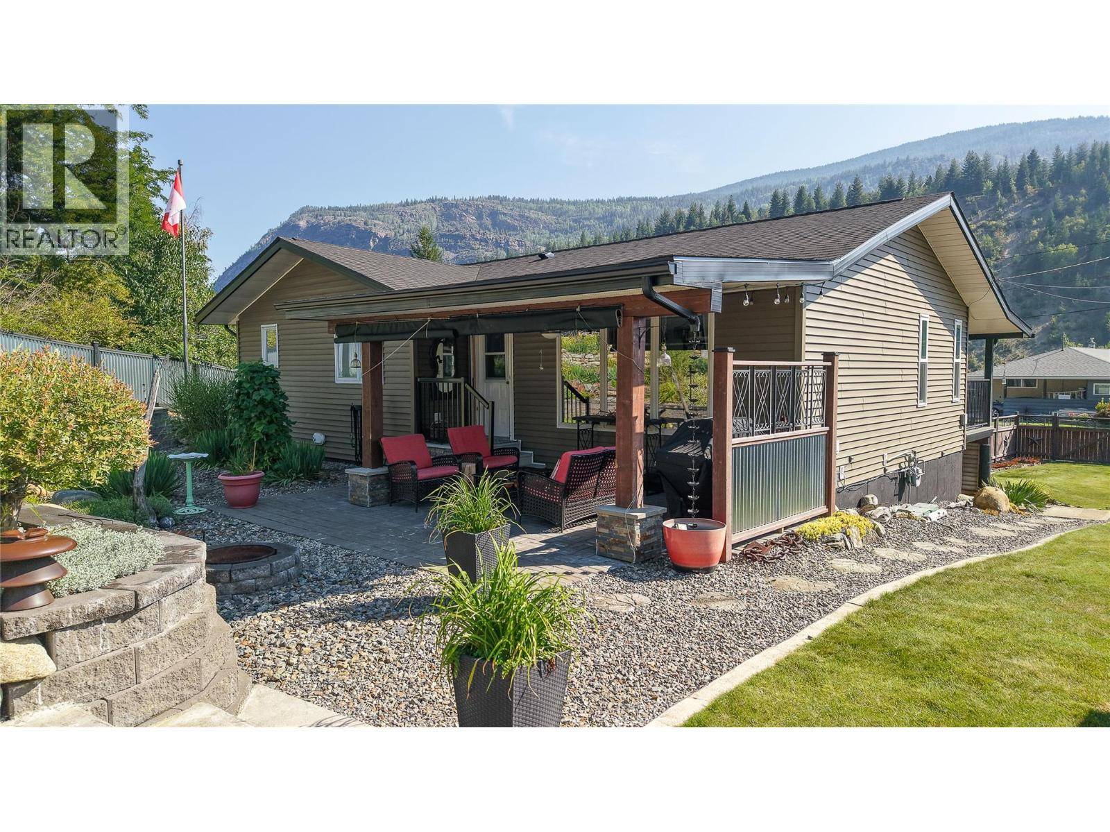 Trail, BC V1R4V4,430 3RD Avenue