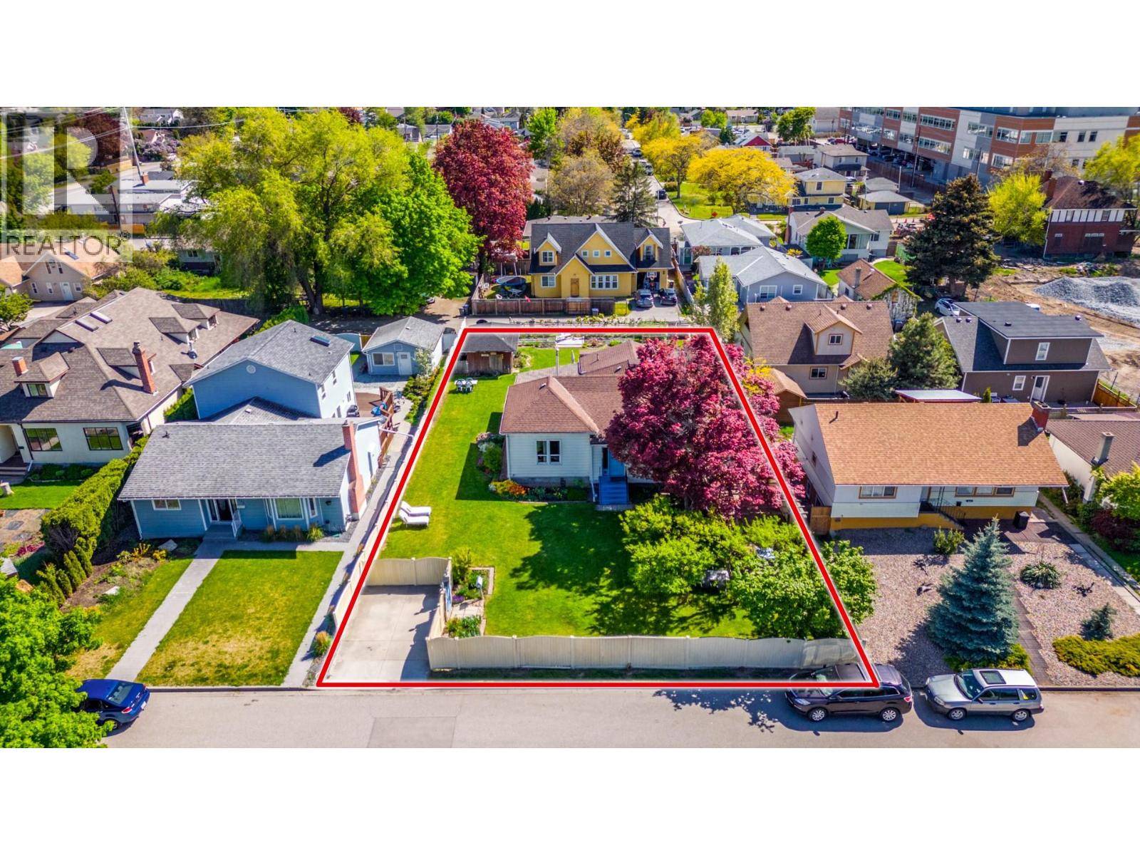 Kelowna, BC V1Y5M2,607 Glenwood Avenue