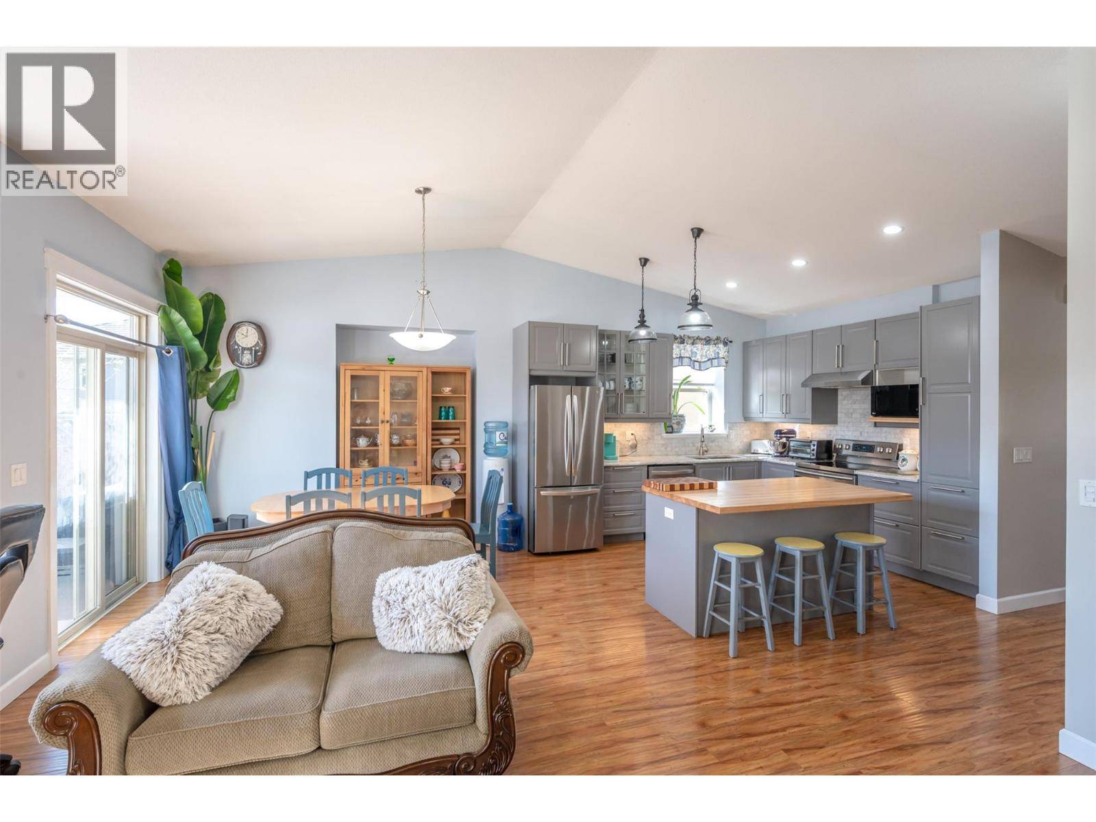 Oliver, BC V0H1T4,6865 Mountainview Drive