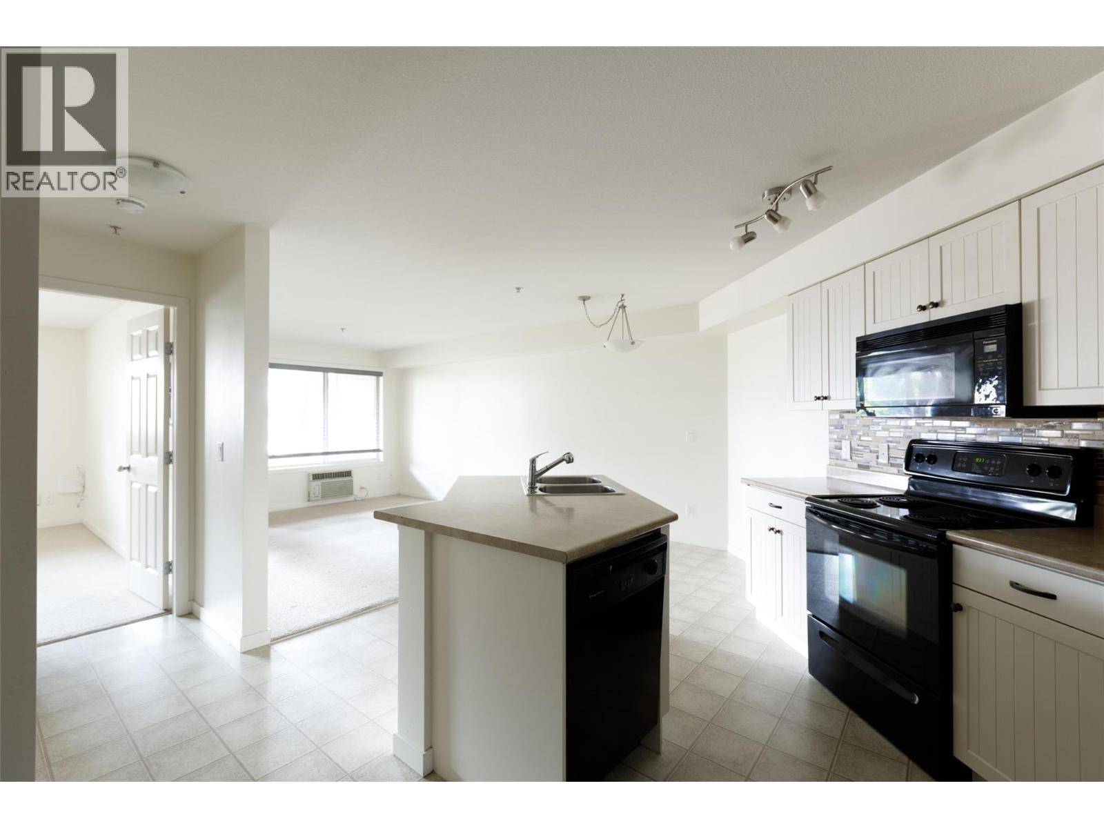 Kelowna, BC V1X8B2,135 Ziprick RD #111