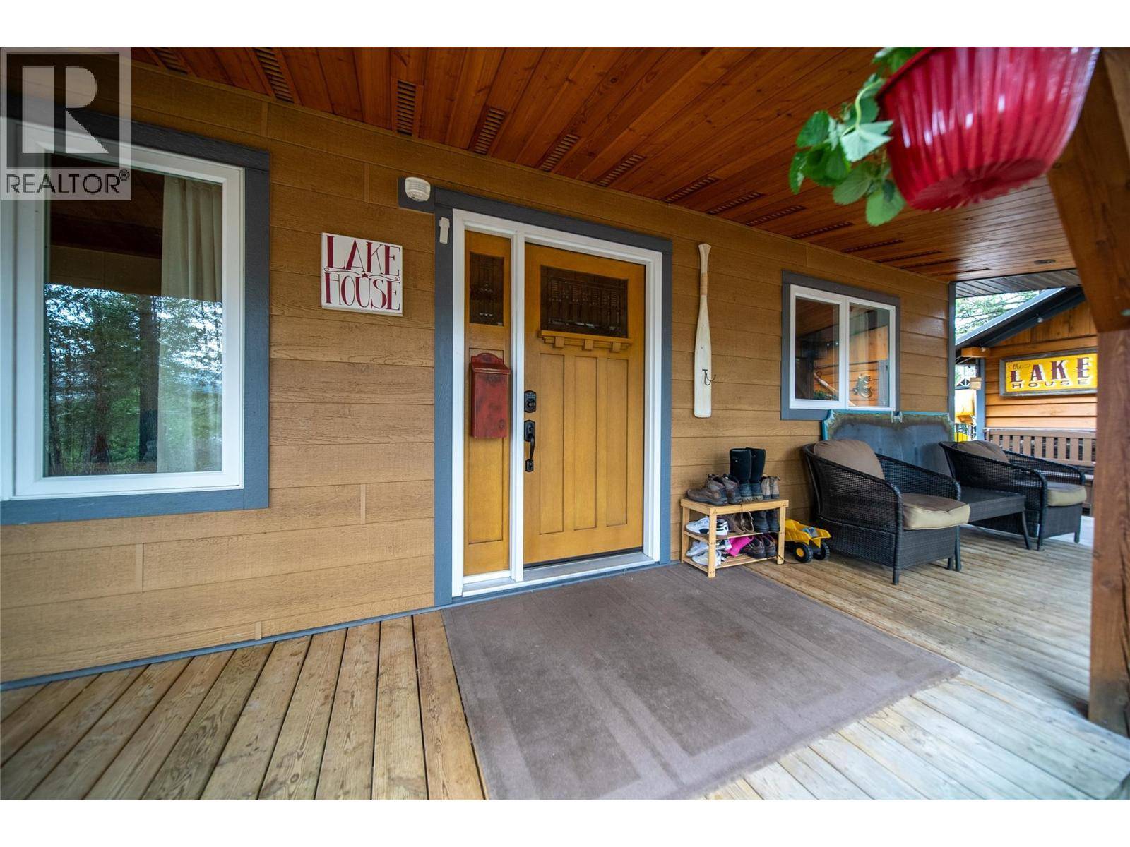 Jaffray, BC V0B1T0,6740 Rosen Lake Road