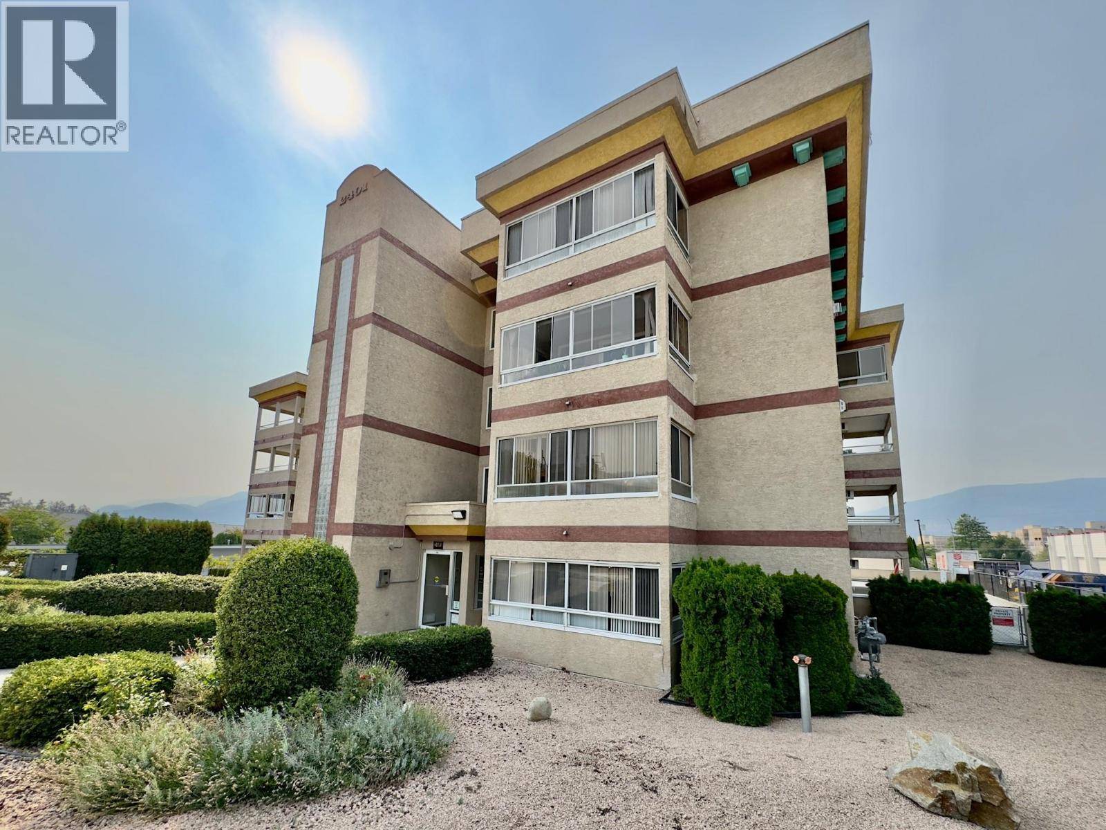 Penticton, BC V2A5J1,2401 SOUTH MAIN ST #204