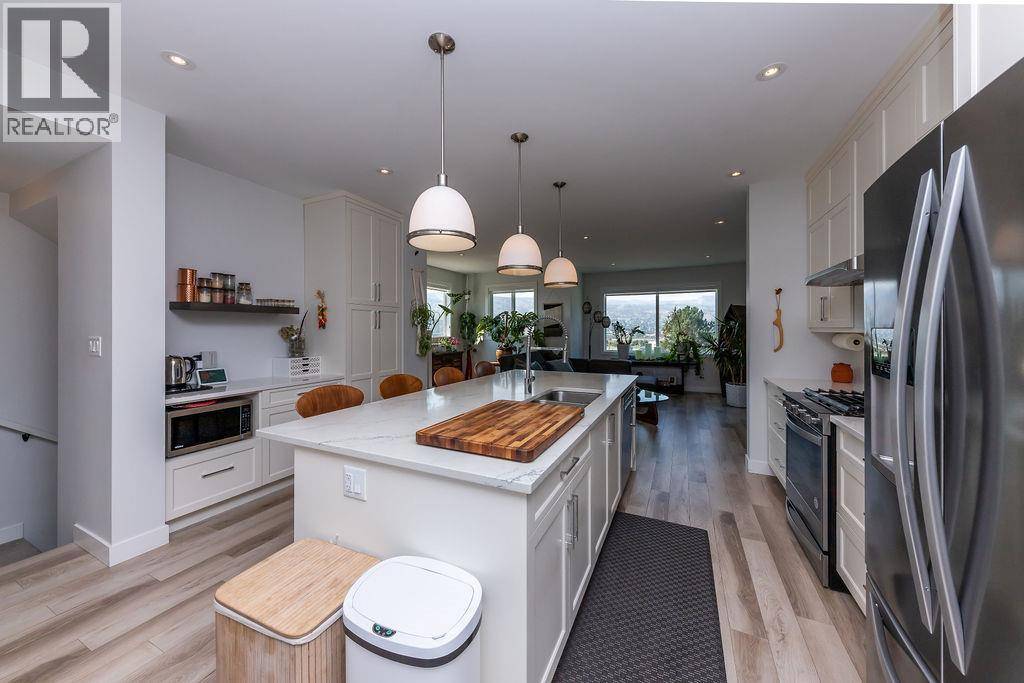 Kamloops, BC V2H0E4,125 RIVER GATE Drive