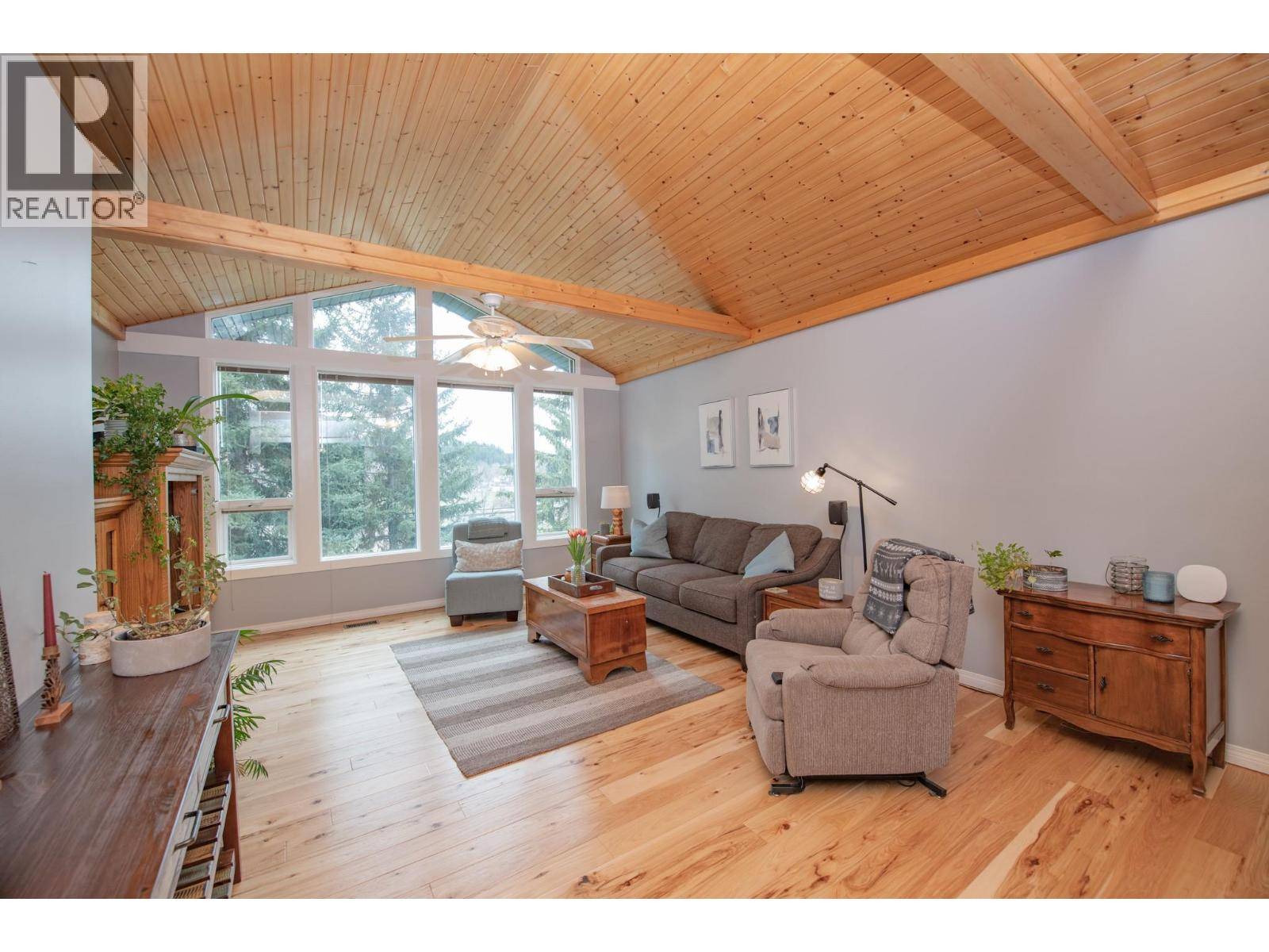 Lumby, BC V0E2G0,2506 Shuswap Avenue