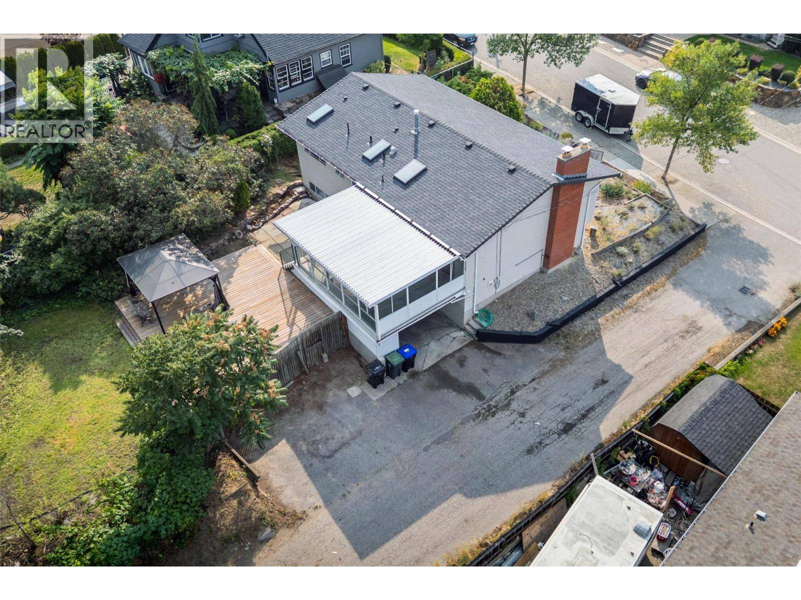 Kelowna, BC V1Y3X4,1463 Braemar Street