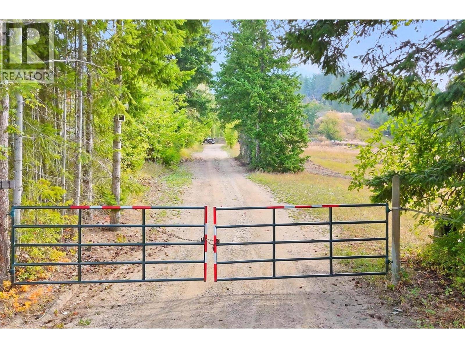 Tappen, BC V0E2X1,3311 Colton Road