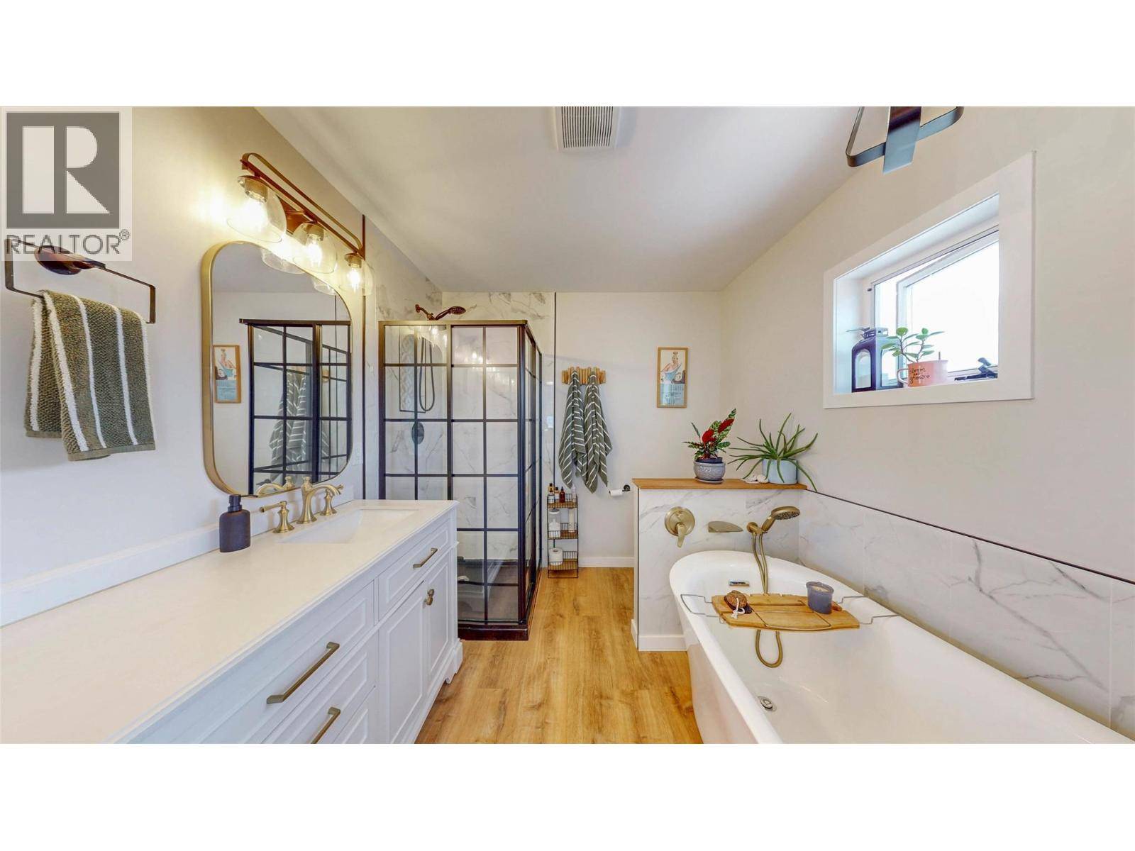 Oliver, BC V0H1T1,5896 FAIRVIEW Place