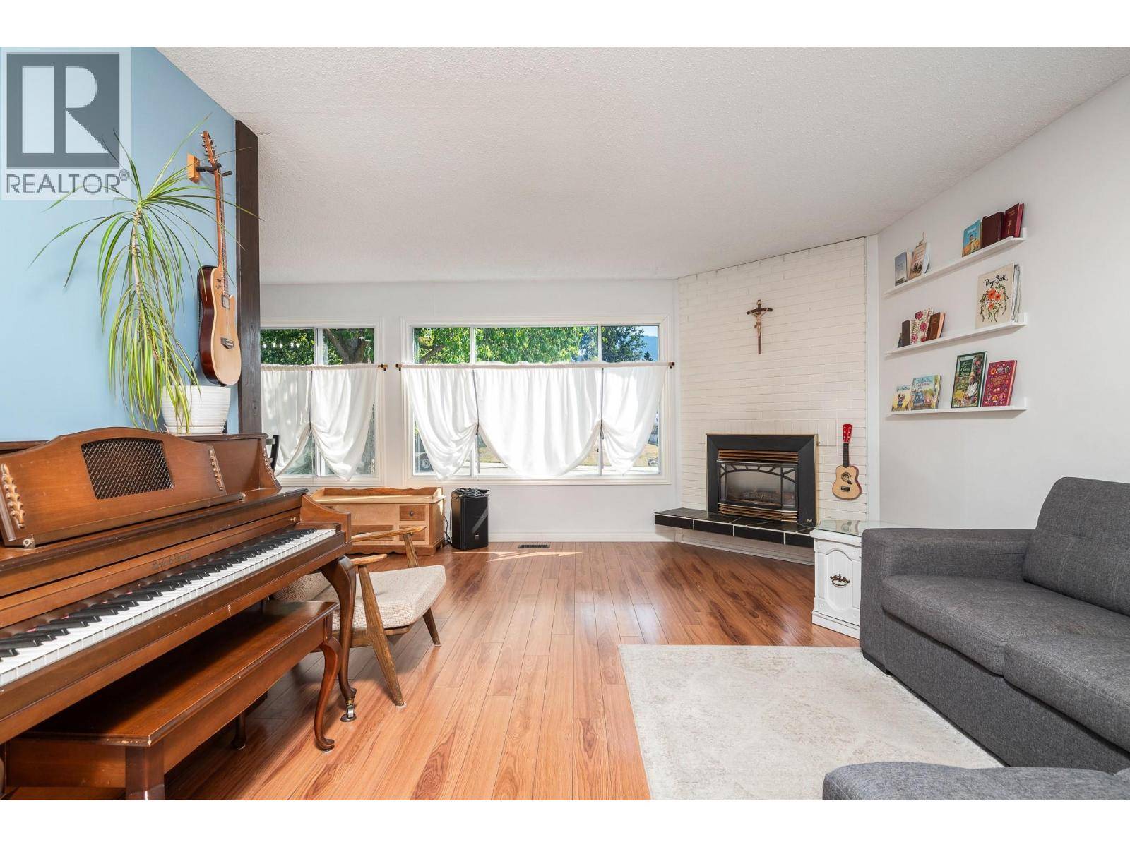 Vernon, BC V1T7H7,2506 14 Street