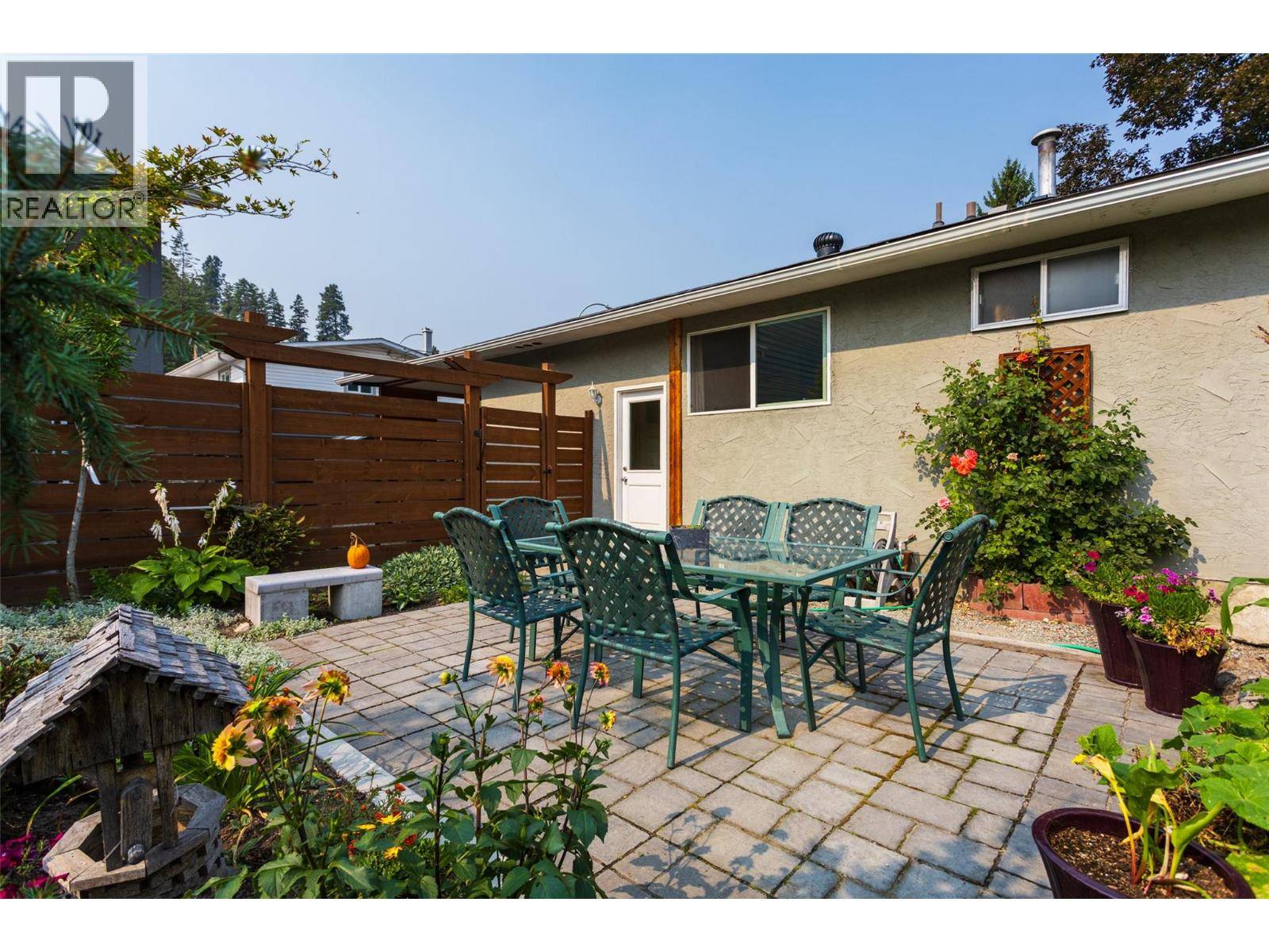 Kelowna, BC V1V1E2,1257 and 1259 Rio Drive