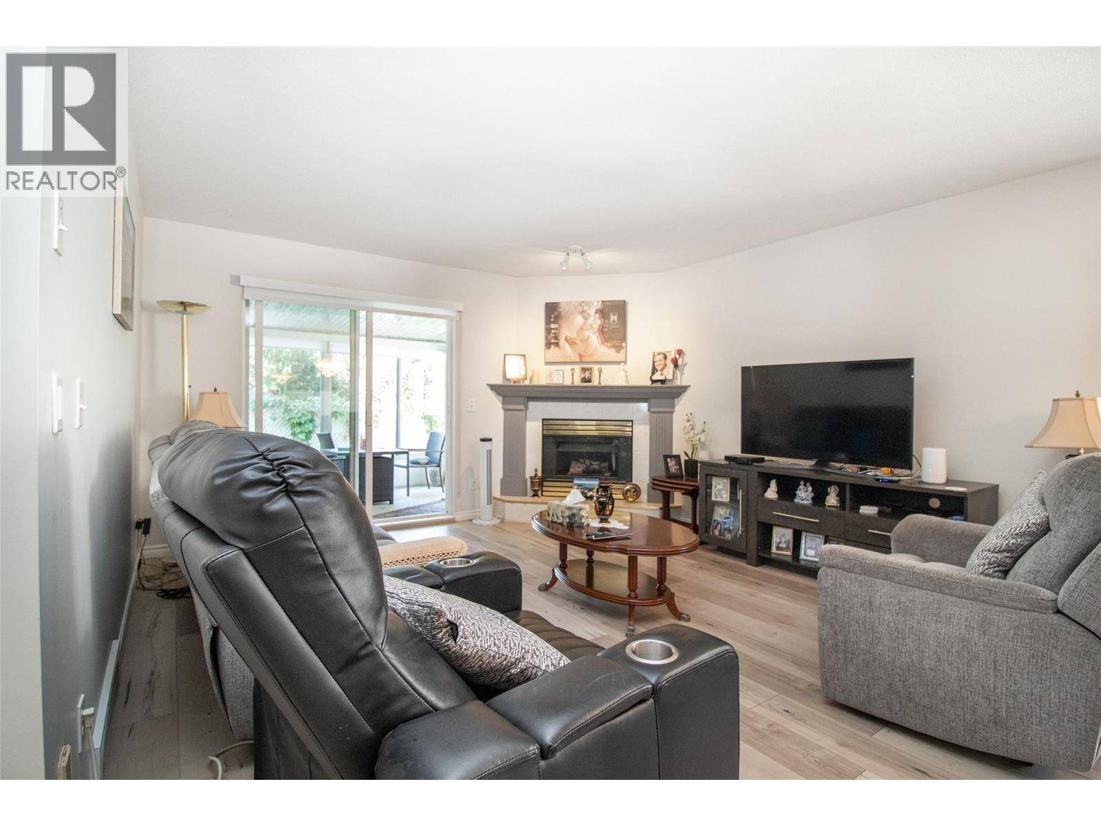 Kelowna, BC V1X7G6,1874 Parkview CRES #25