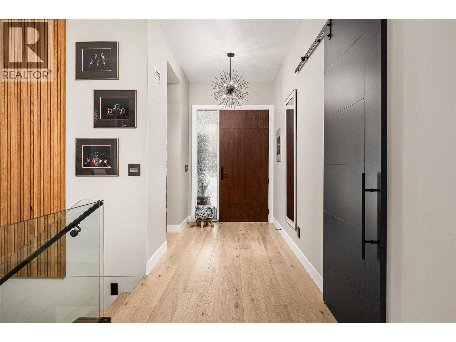 Lake Country, BC V4V0A9,9814 Beacon Hill Crescent