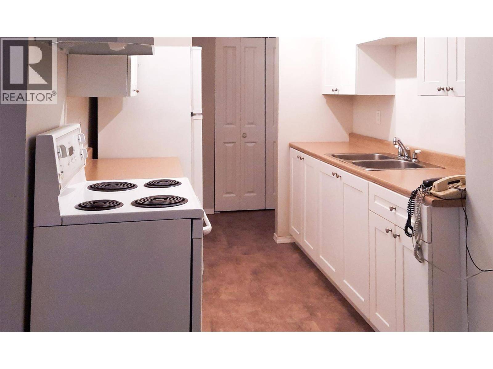 Kamloops, BC V2C6C9,751 Grandview TER #102