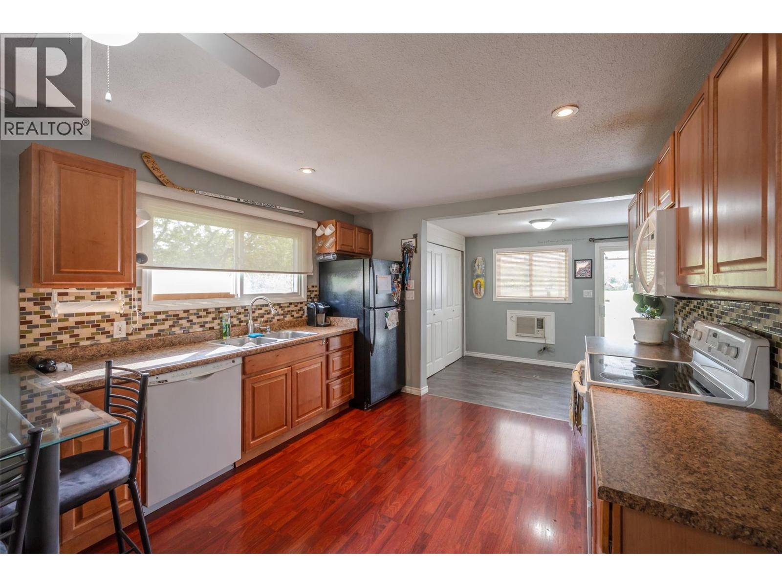 Oliver, BC V0H1T1,5471 SAWMILL Road