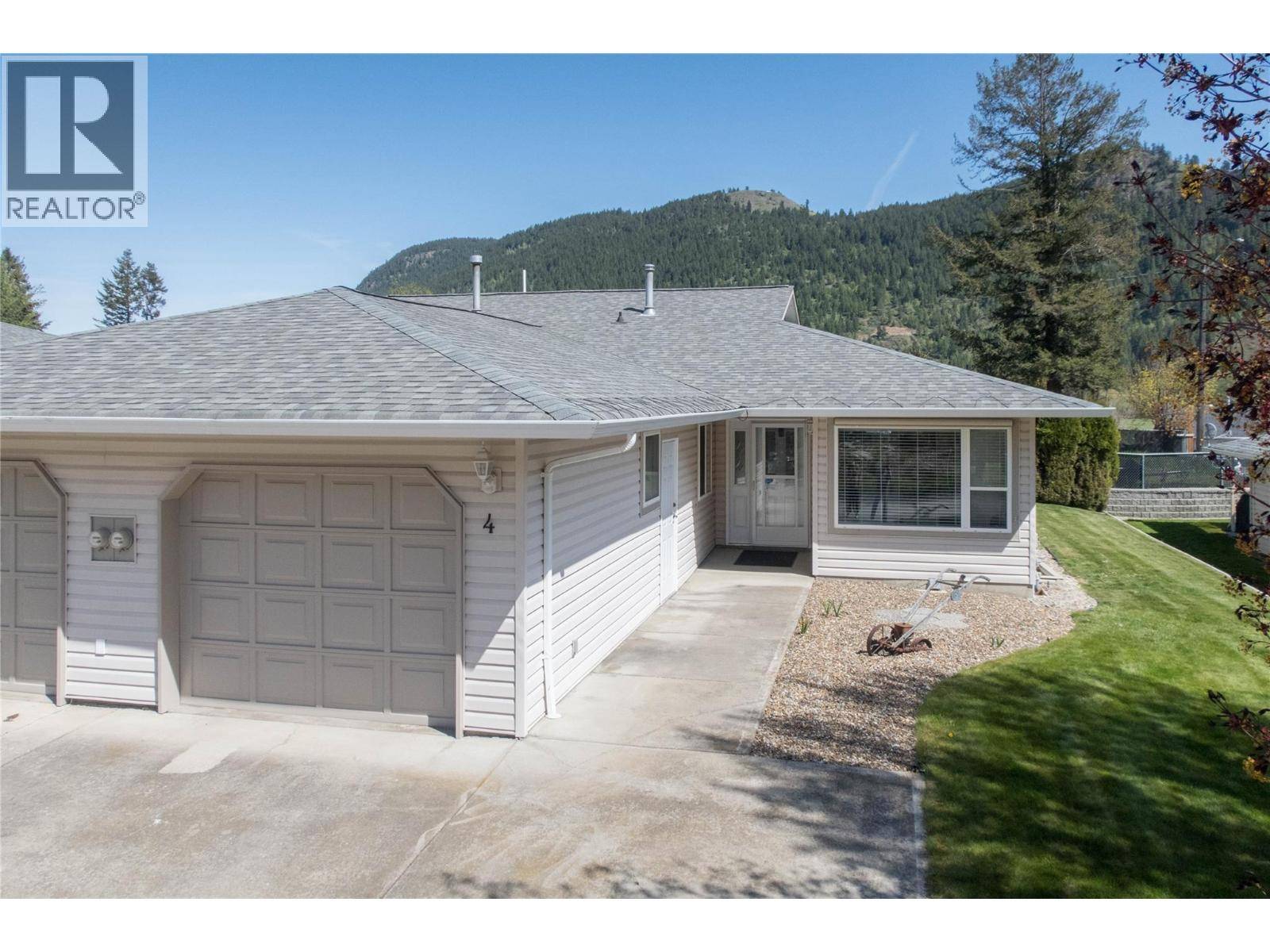 Lumby, BC V0E2G5,2675 Pine AVE #4