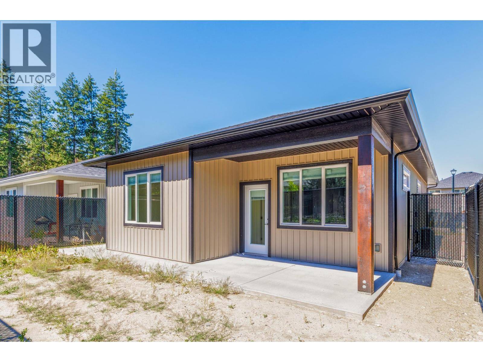 Salmon Arm, BC V1E0H1,2374 6 Avenue SE