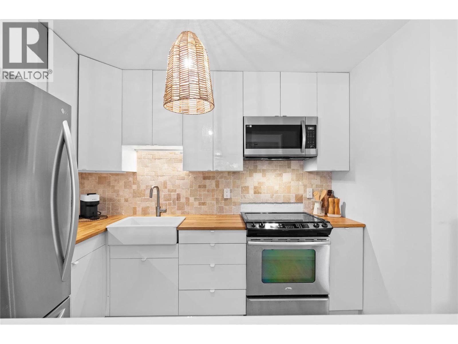 Kelowna, BC V1W3W3,3160 De Montreuil CT #406