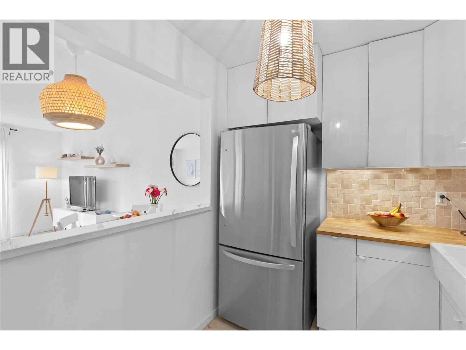 Kelowna, BC V1W3W3,3160 De Montreuil CT #406