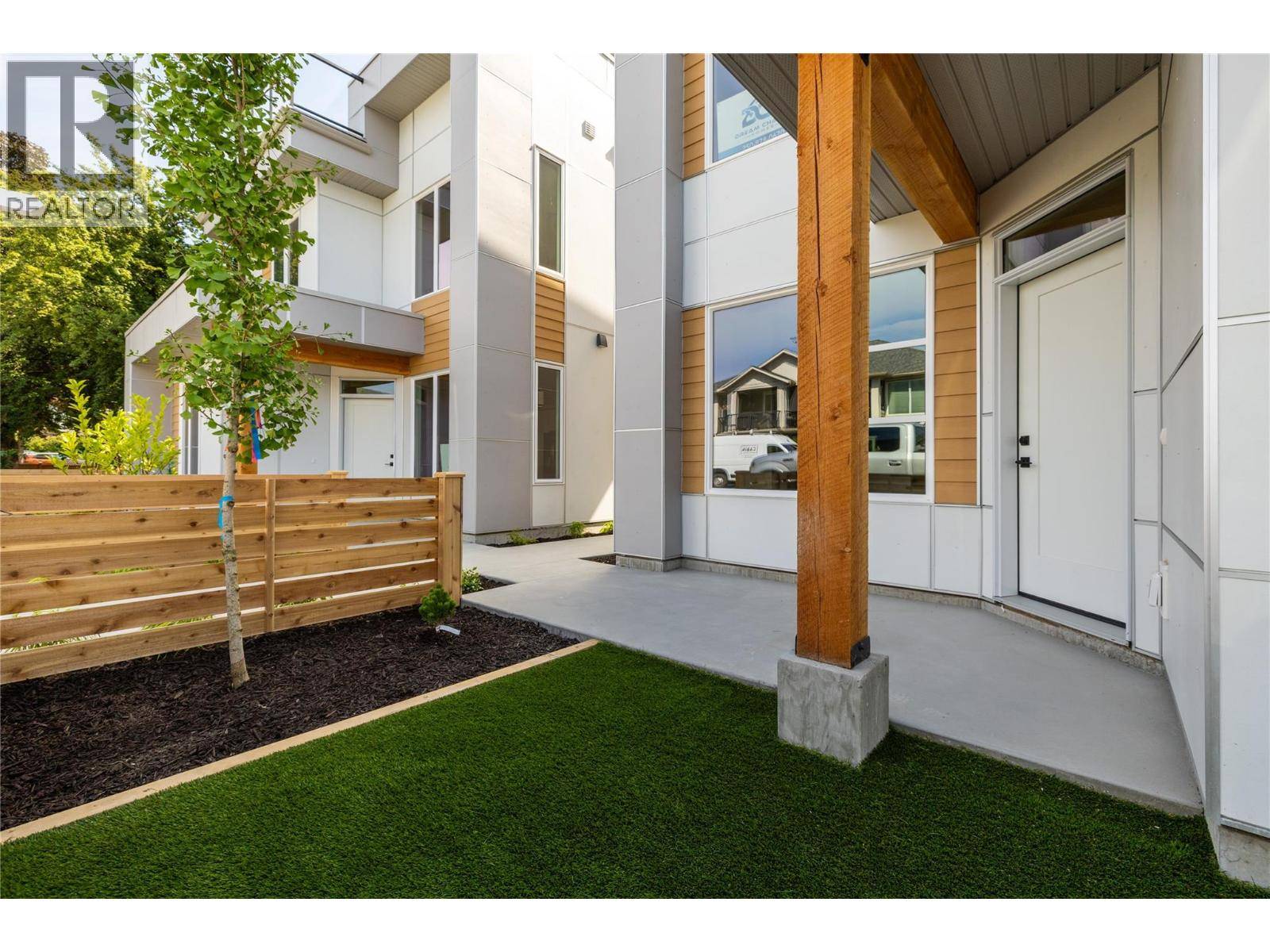 Kelowna, BC V1Y5C9,763 Patterson Avenue Lot# 2