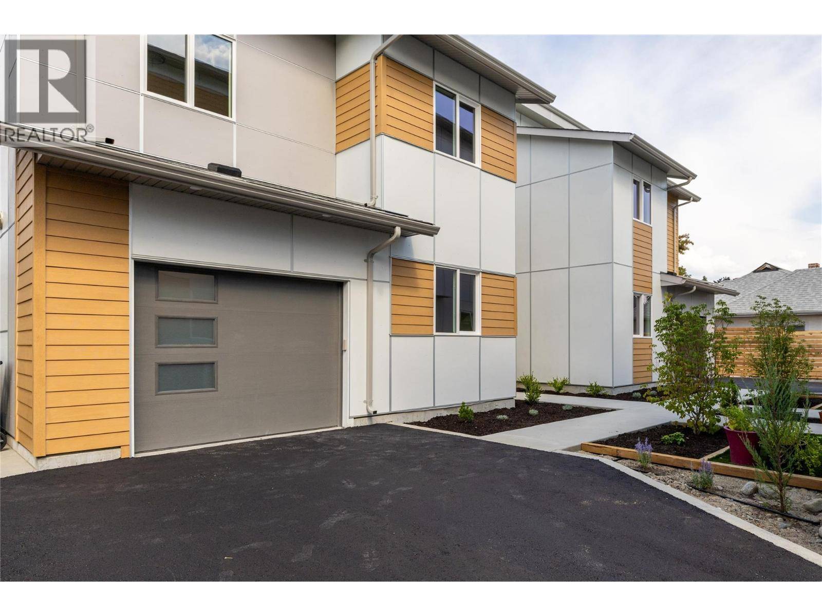 Kelowna, BC V1Y5C9,763 Patterson Avenue Lot# 2