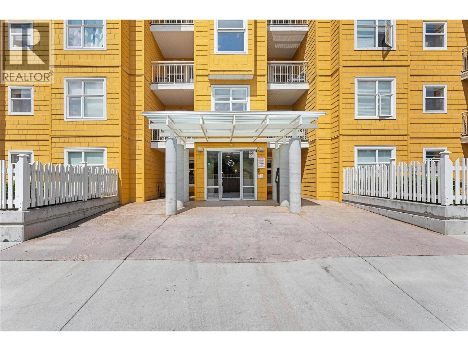 Kelowna, BC V1V2V5,571 Yates RD #404