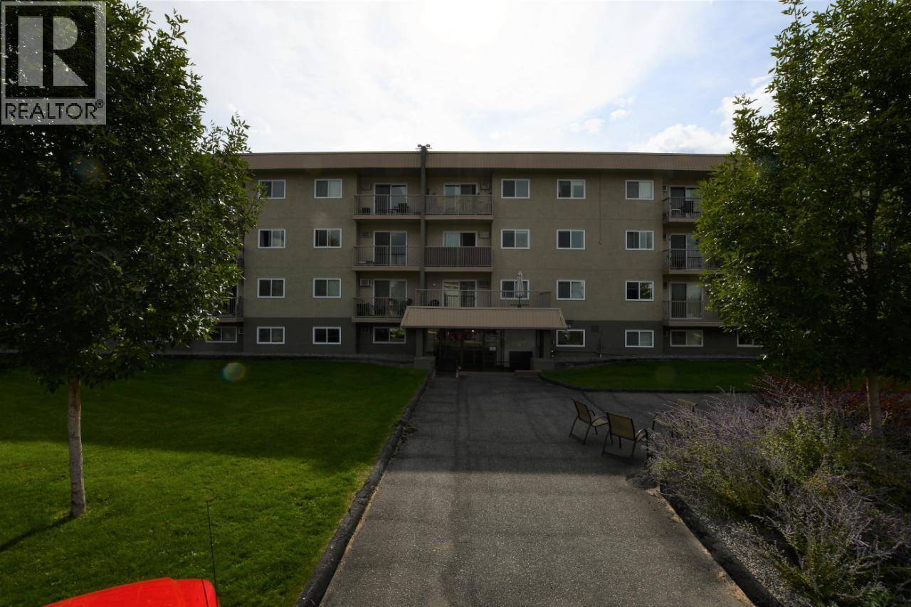 Penticton, BC V2A7J6,130 Skaha PL #406