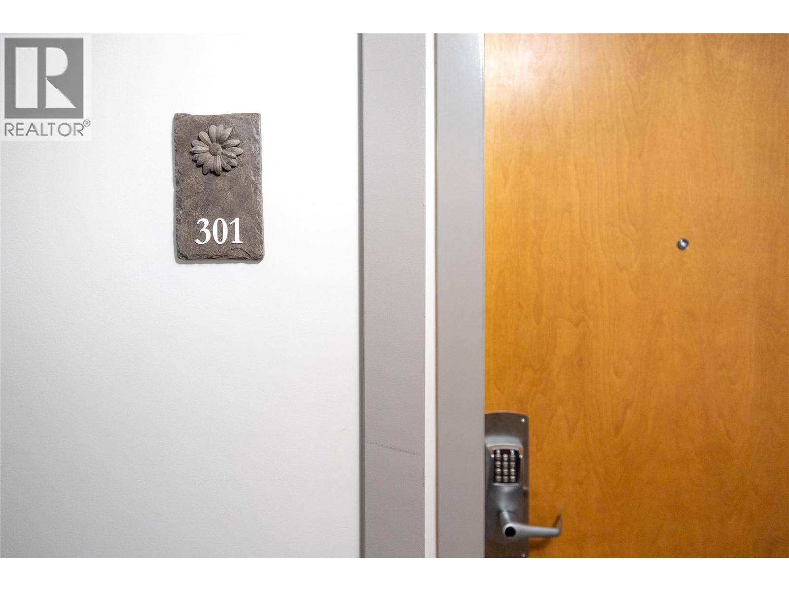 West Kelowna, BC V4T2K2,4205 Gellatly RD #301