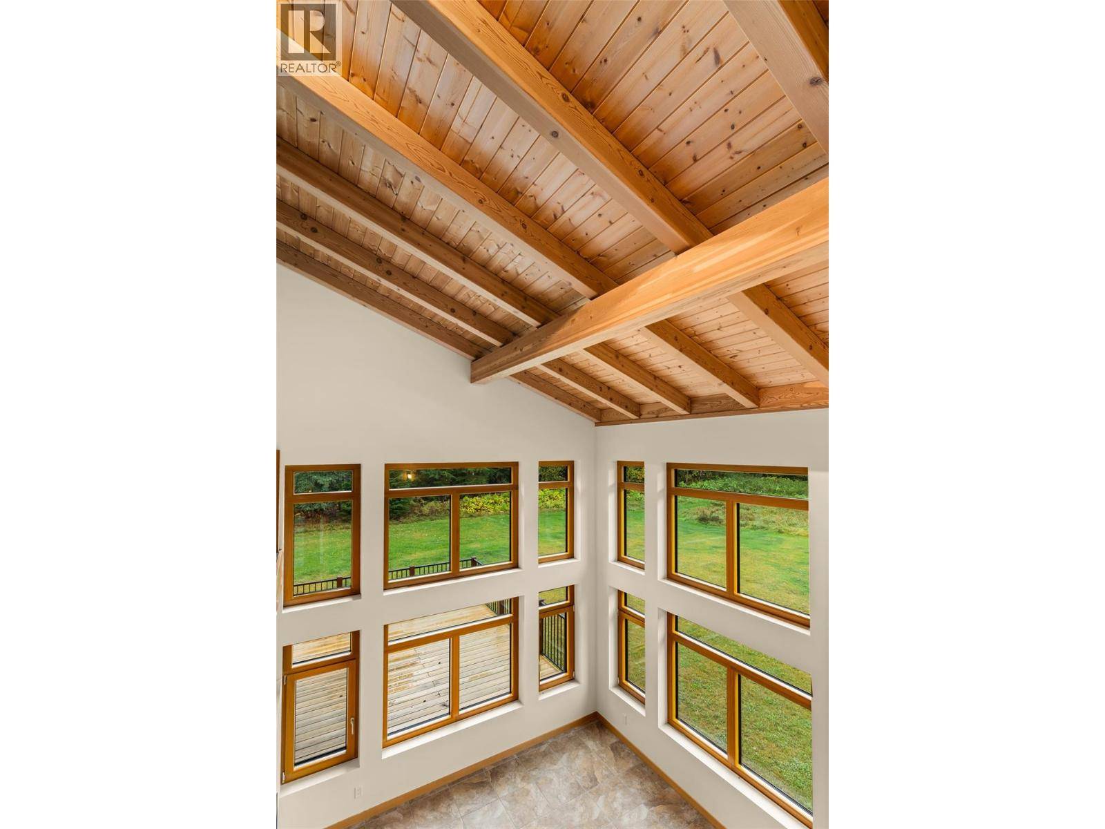 Revelstoke, BC V0E2S3,3266 Airport Way