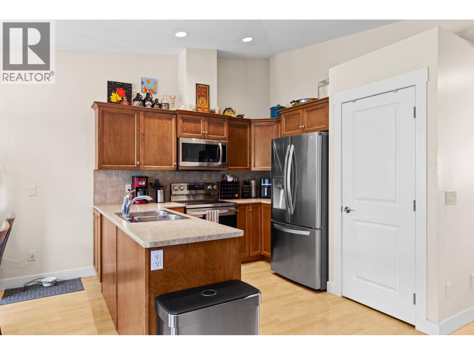 Kelowna, BC V1V2X5,225 Glen Park DR #14