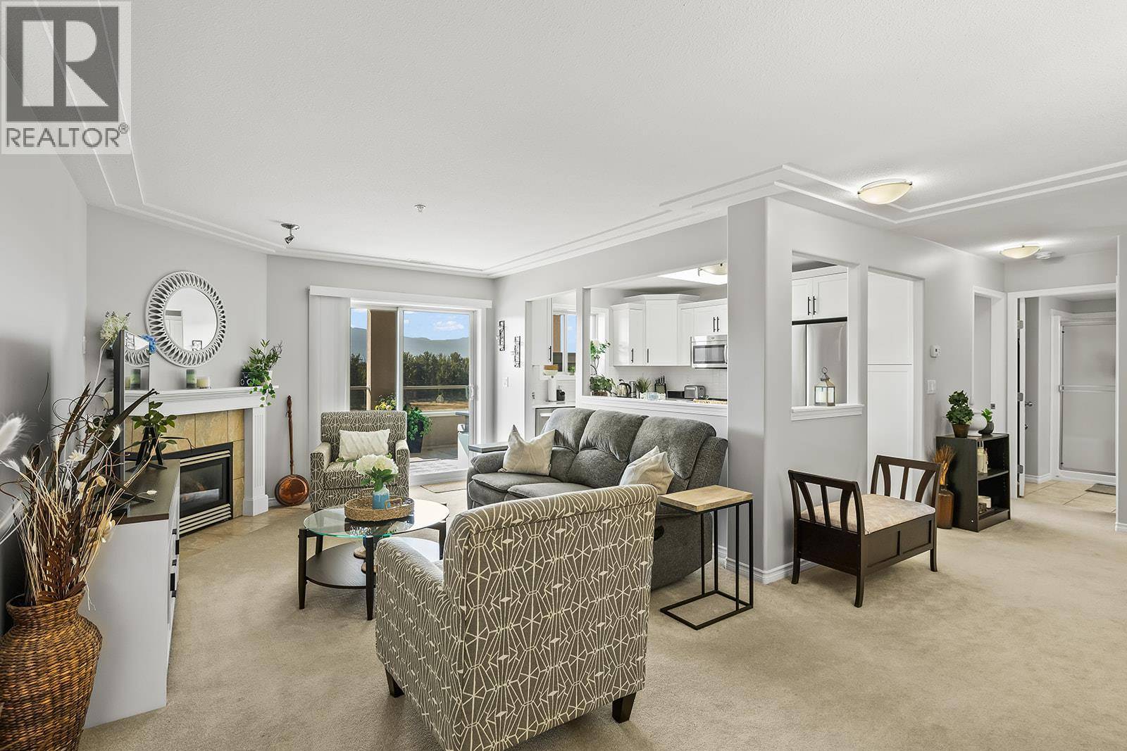 Kelowna, BC V1X7Z2,1967 Underhill ST #704