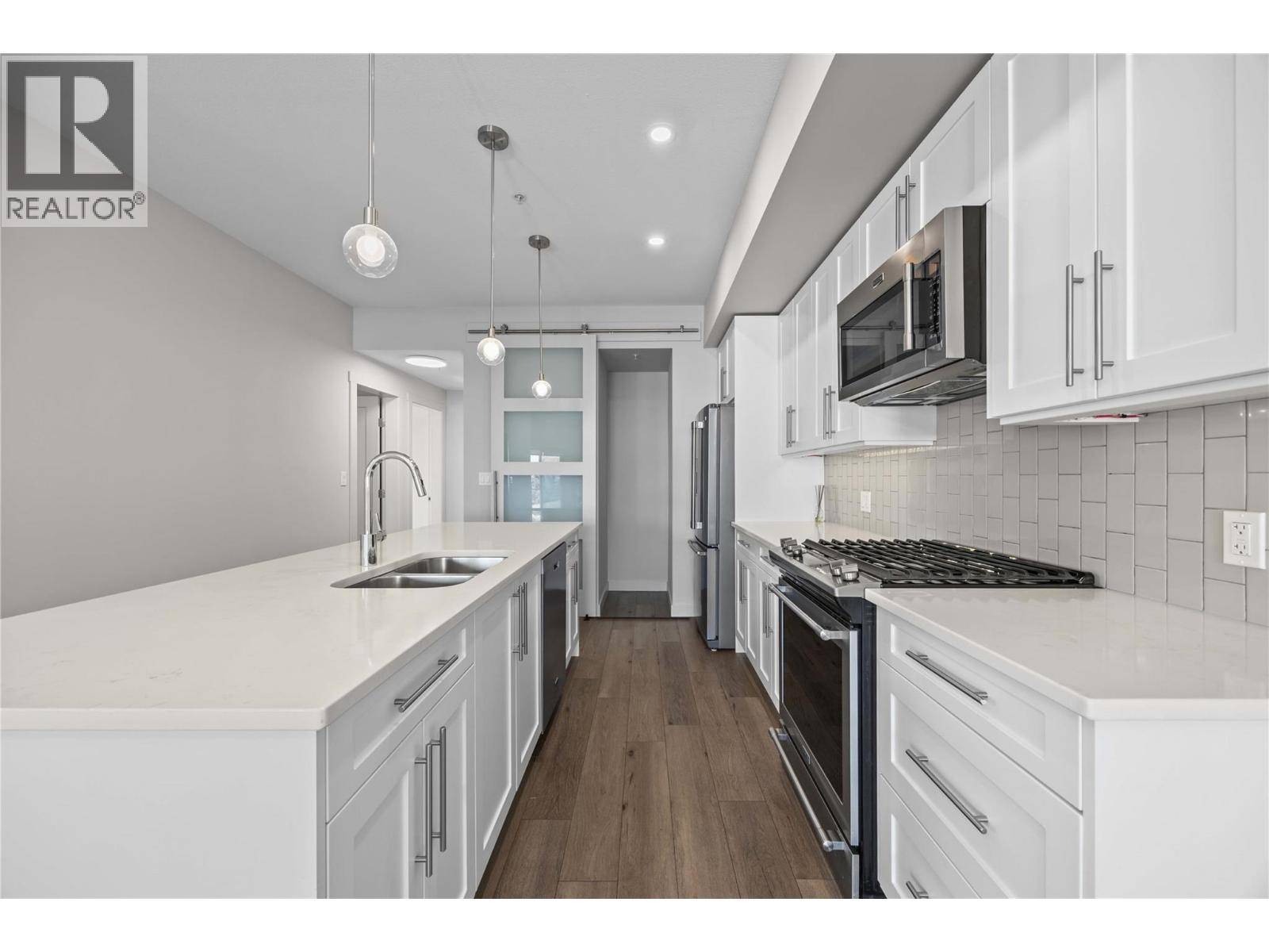 Kelowna, BC V1W0B3,3638 Mission Springs DR #301