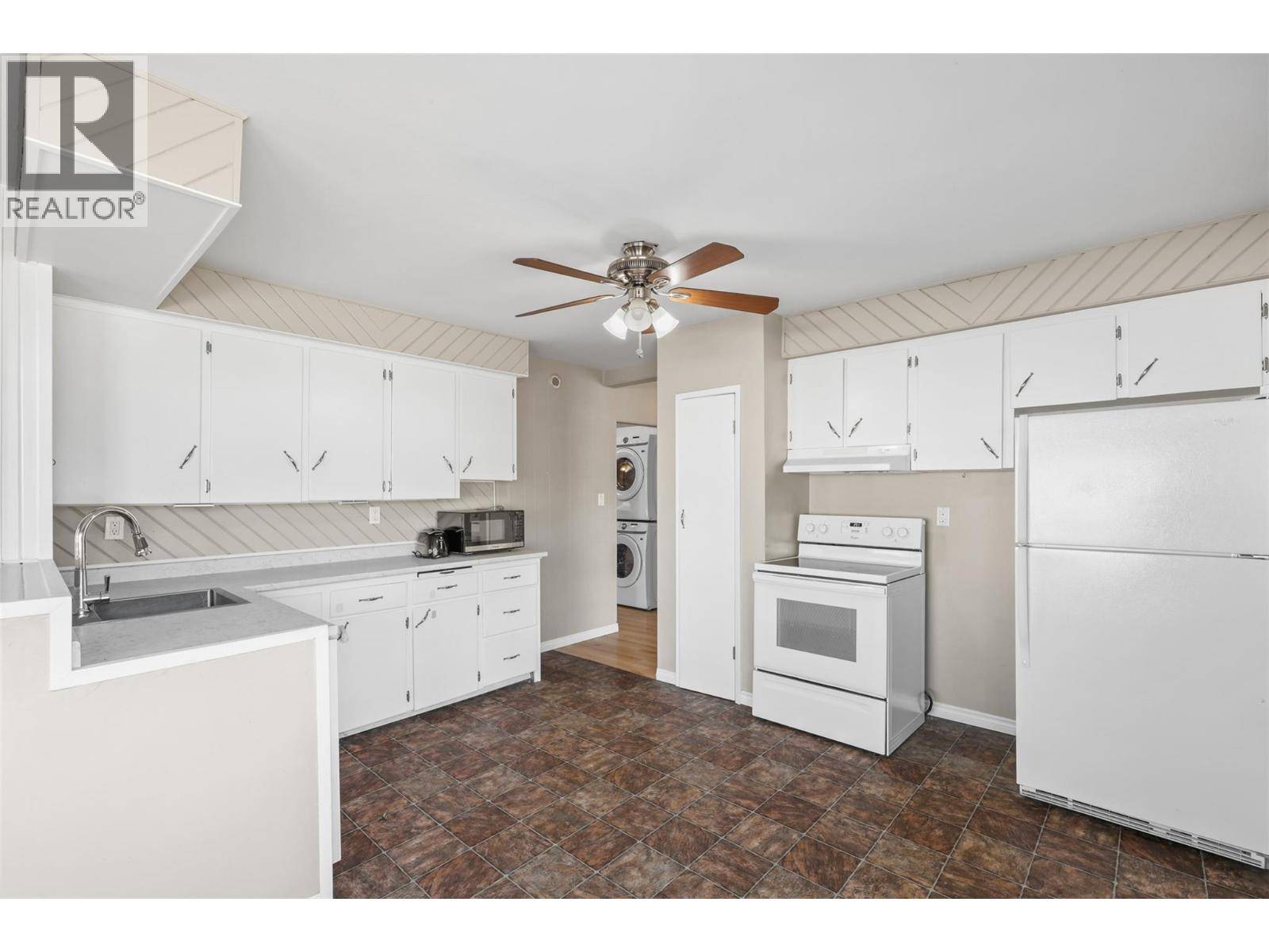 Kamloops, BC V2B4M2,2687 Joyce Avenue