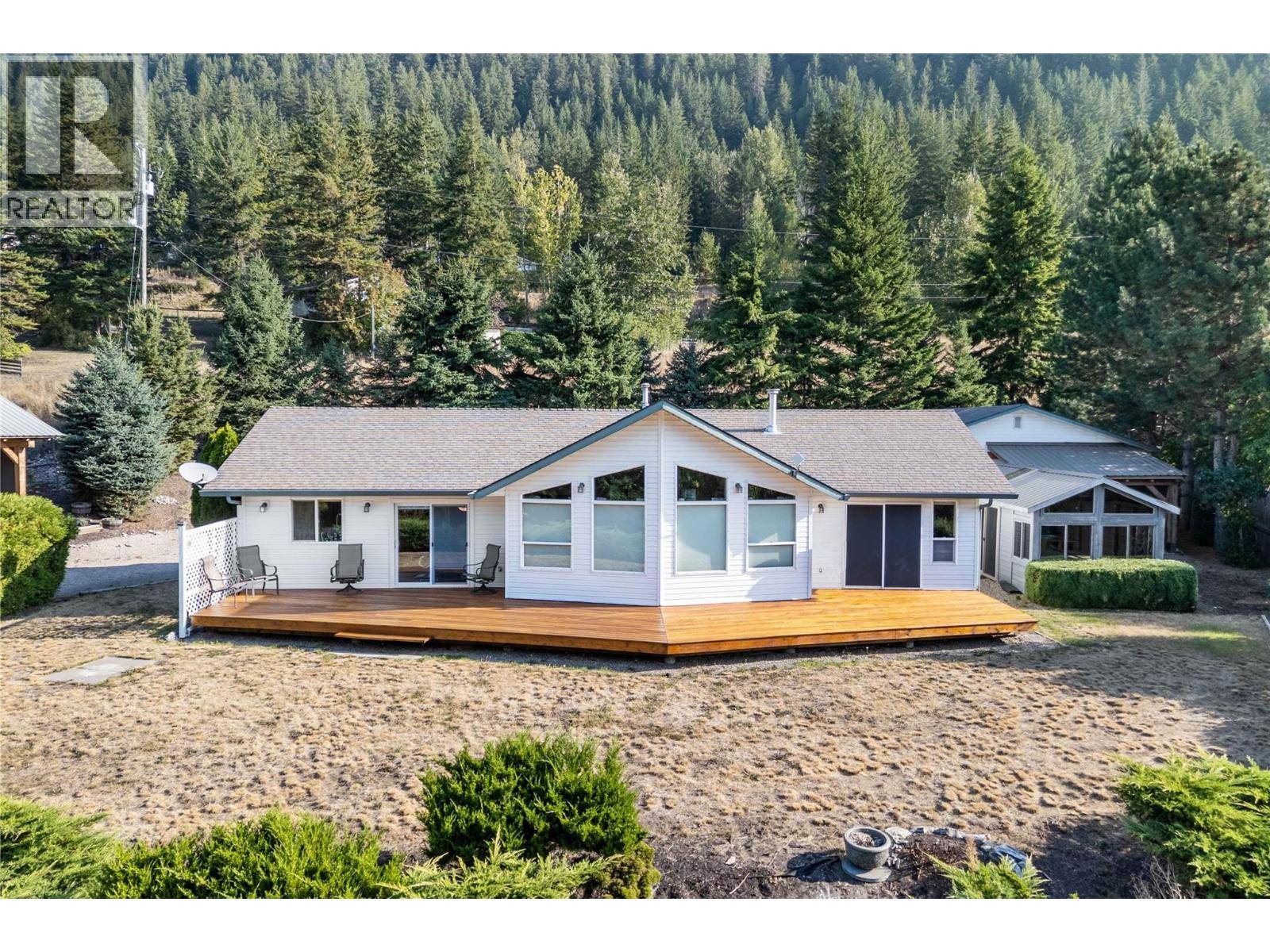 Tappen, BC V0E2X1,760 Mobley Road