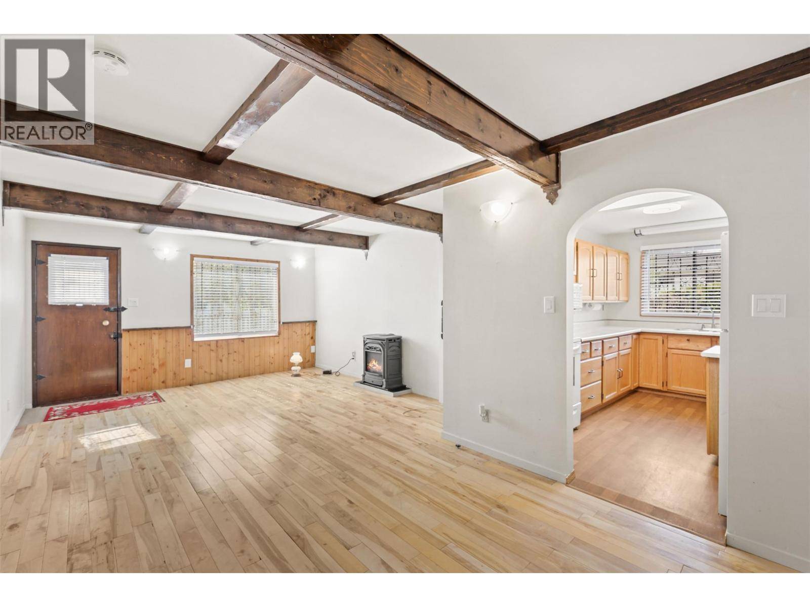 Kamloops, BC V2B3R3,376 Alexander Avenue