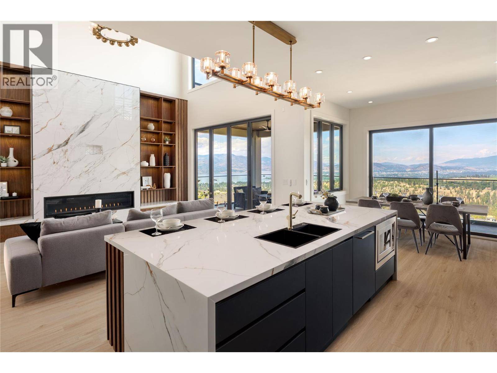 Kelowna, BC V1W0C3,1016 EMSLIE Street